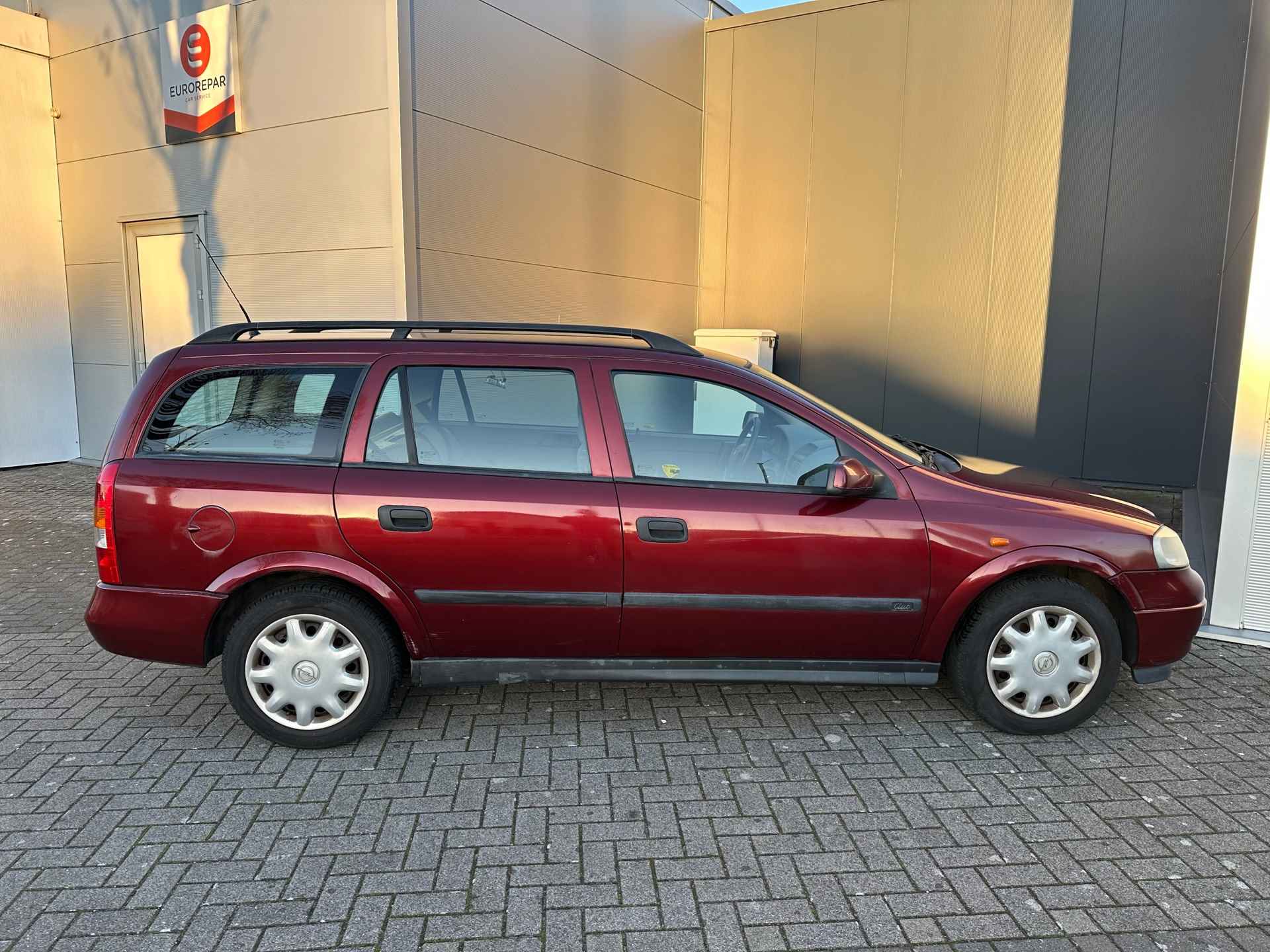 Opel Astra Wagon 1.8-16V CDX - 2/26