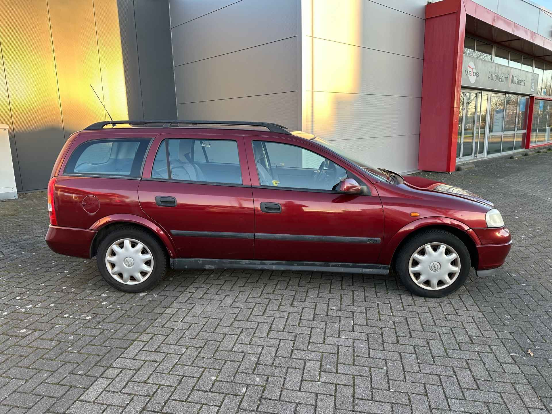 Opel Astra Wagon 1.8-16V CDX - 10/26