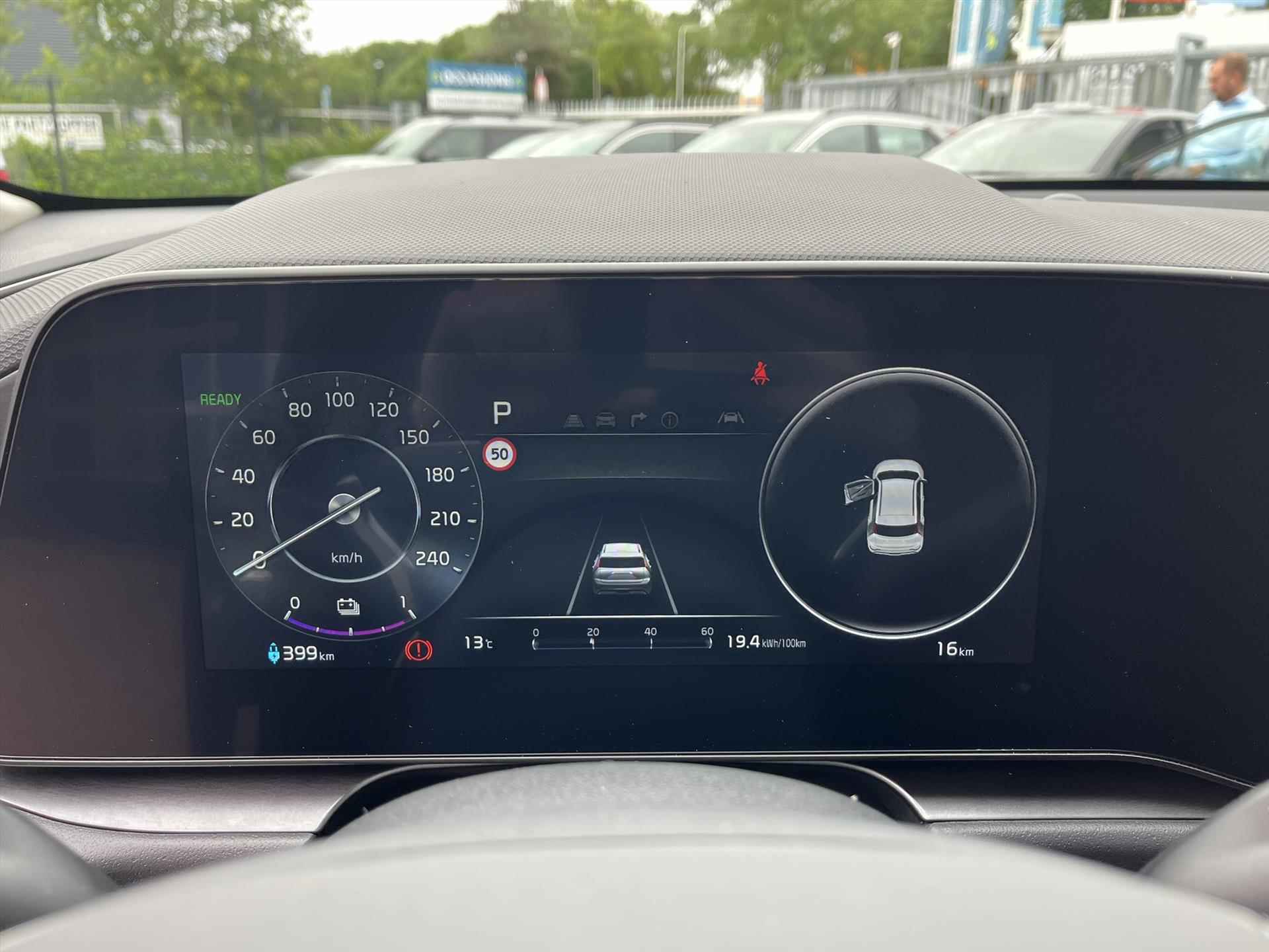 KIA e-Niro 64,8 kWh 204pk Aut DynamicPlusLine | Navigatie | Schuifdak | Led | Elektrische achterklep - 16/34