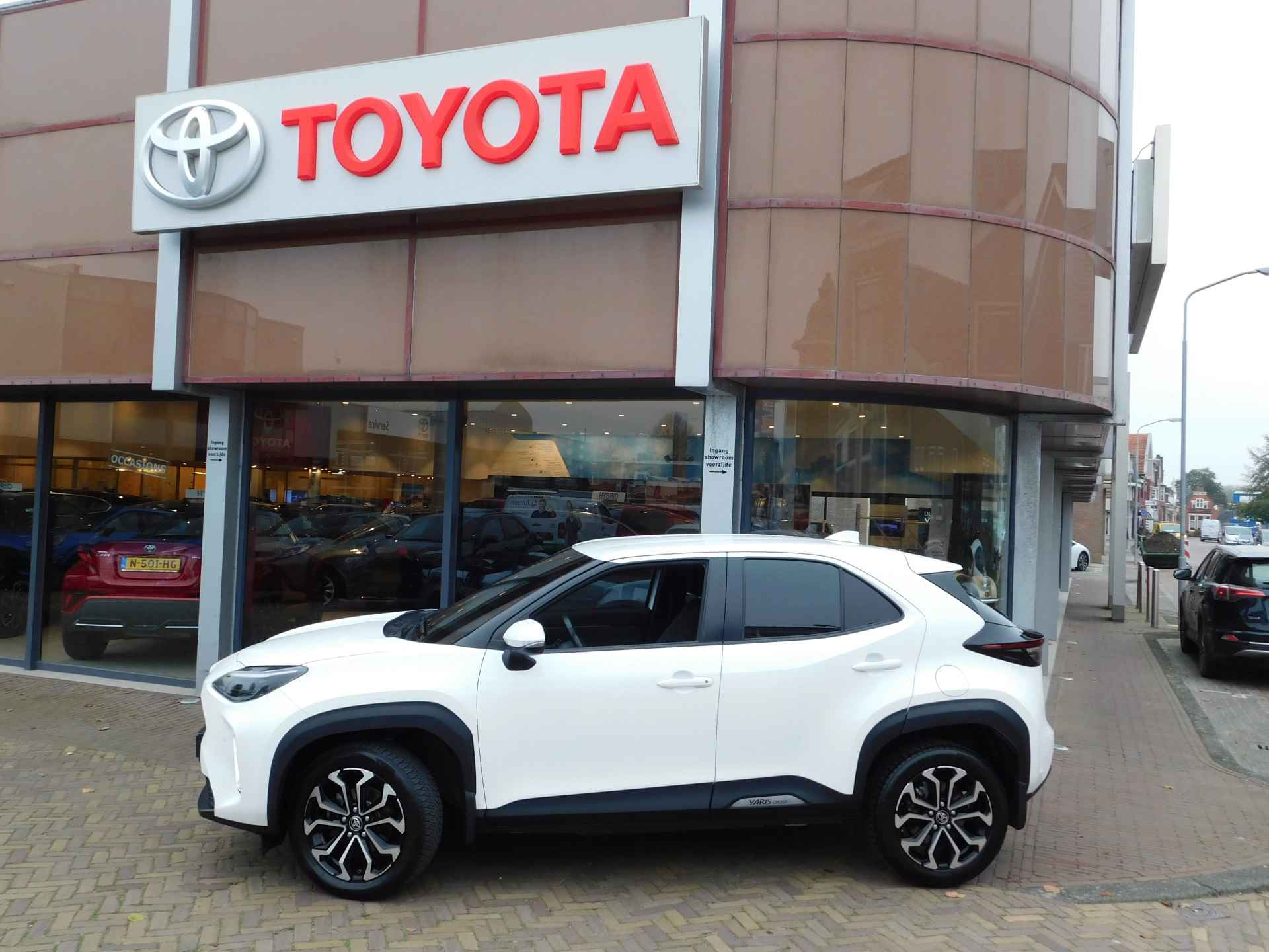 Toyota Yaris Cross 1.5 Hybrid Dynamic | Parkeersensoren | Stoel + Stuurverwarming | - 3/44