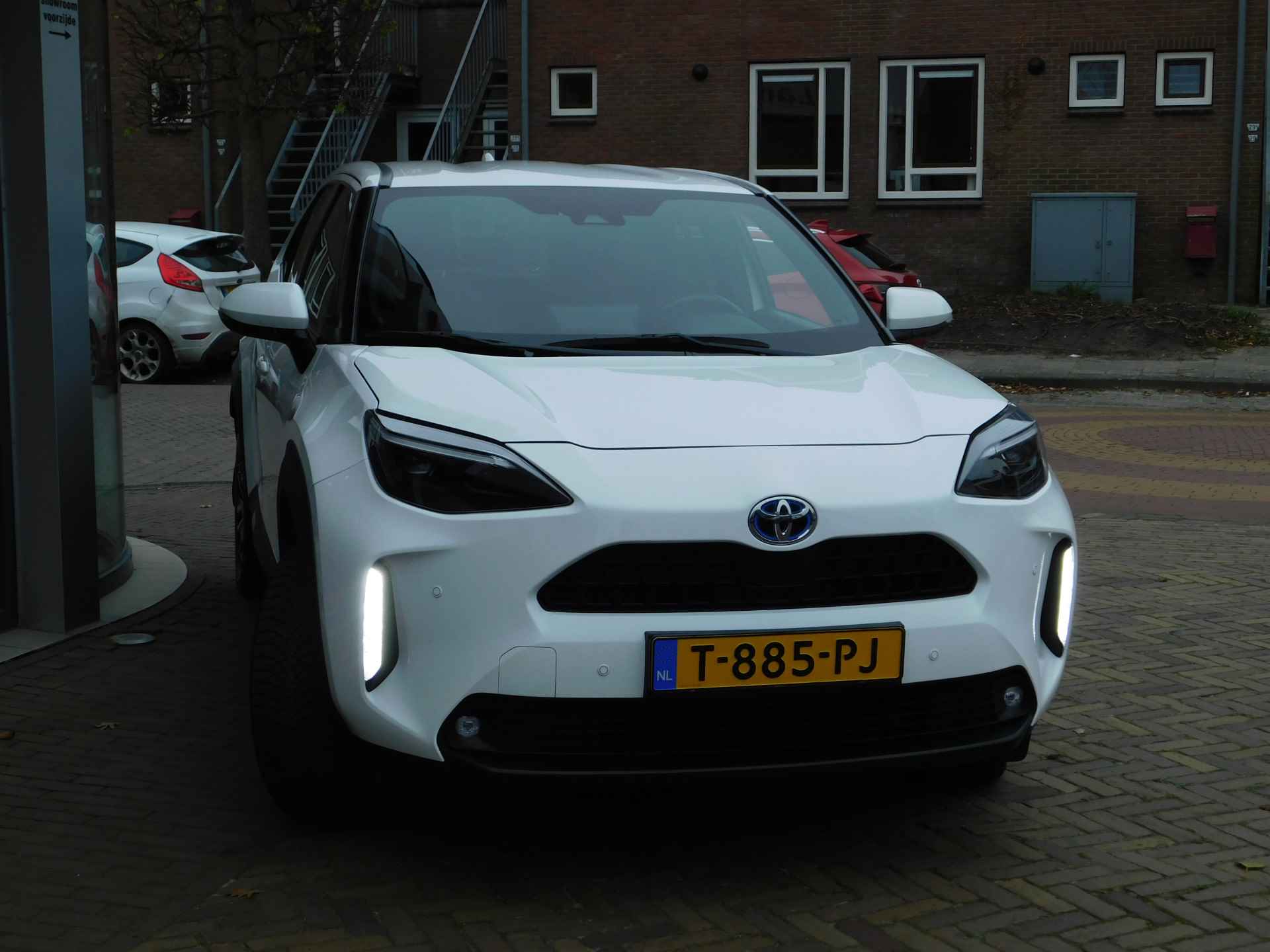 Toyota Yaris Cross 1.5 Hybrid Dynamic | Parkeersensoren | Stoel + Stuurverwarming | - 8/44