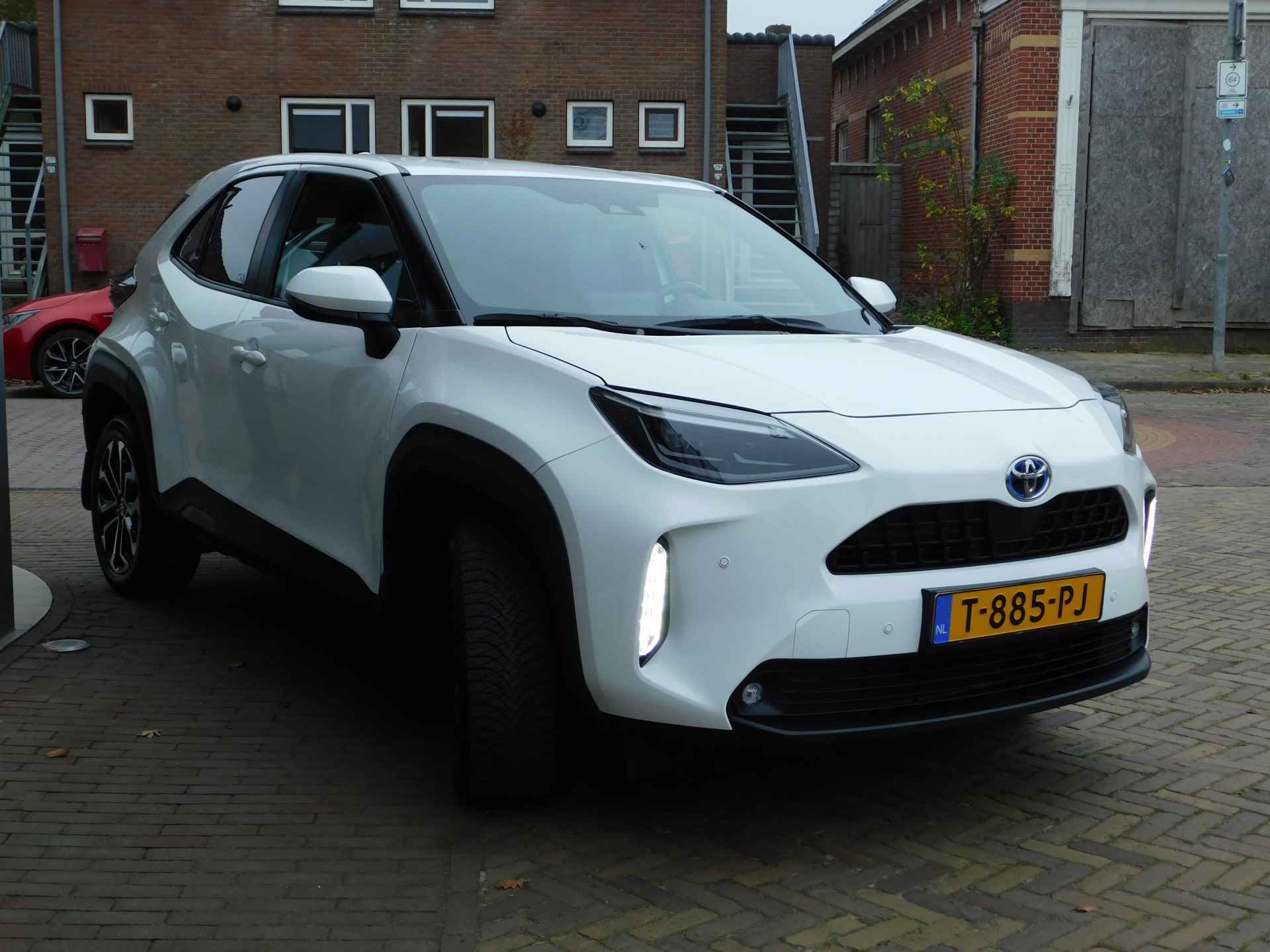 Toyota Yaris Cross 1.5 Hybrid Dynamic | Parkeersensoren | Stoel + Stuurverwarming | - 9/44