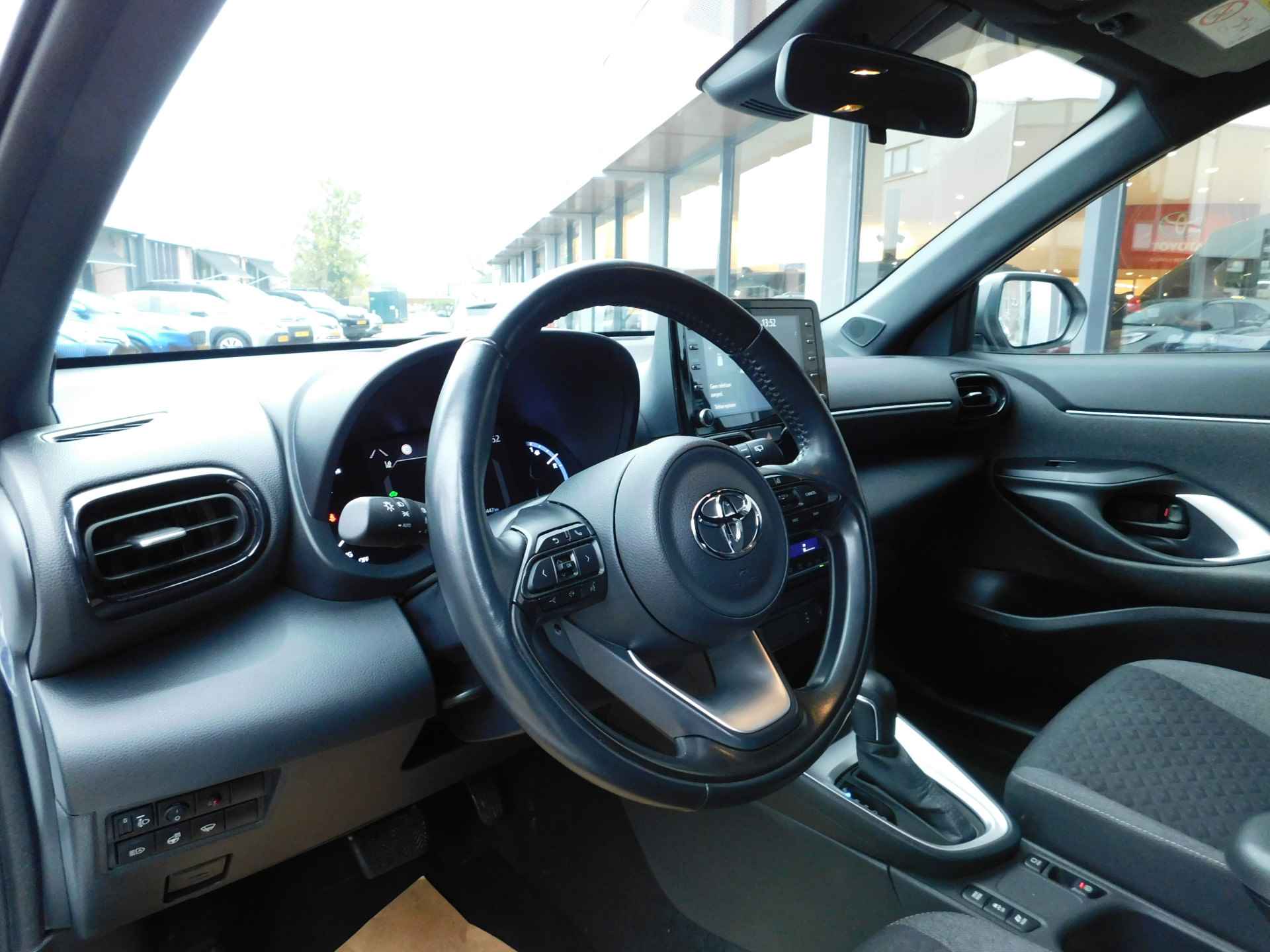 Toyota Yaris Cross 1.5 Hybrid Dynamic | Parkeersensoren | Stoel + Stuurverwarming | - 16/44