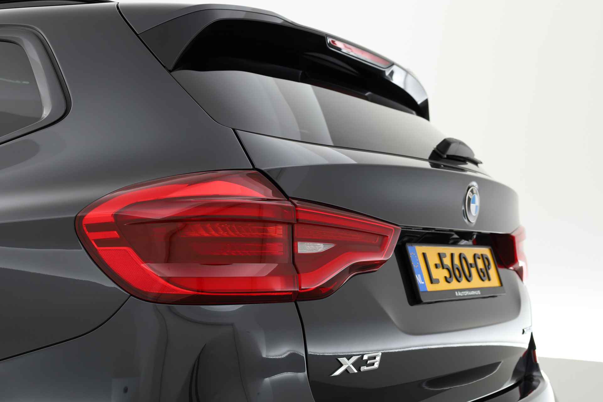 BMW X3 xDrive20i M Sport | HUD | Navi | Camera | Keyless | 19'' | Stoelverw. | Apple CarPlay - 32/33