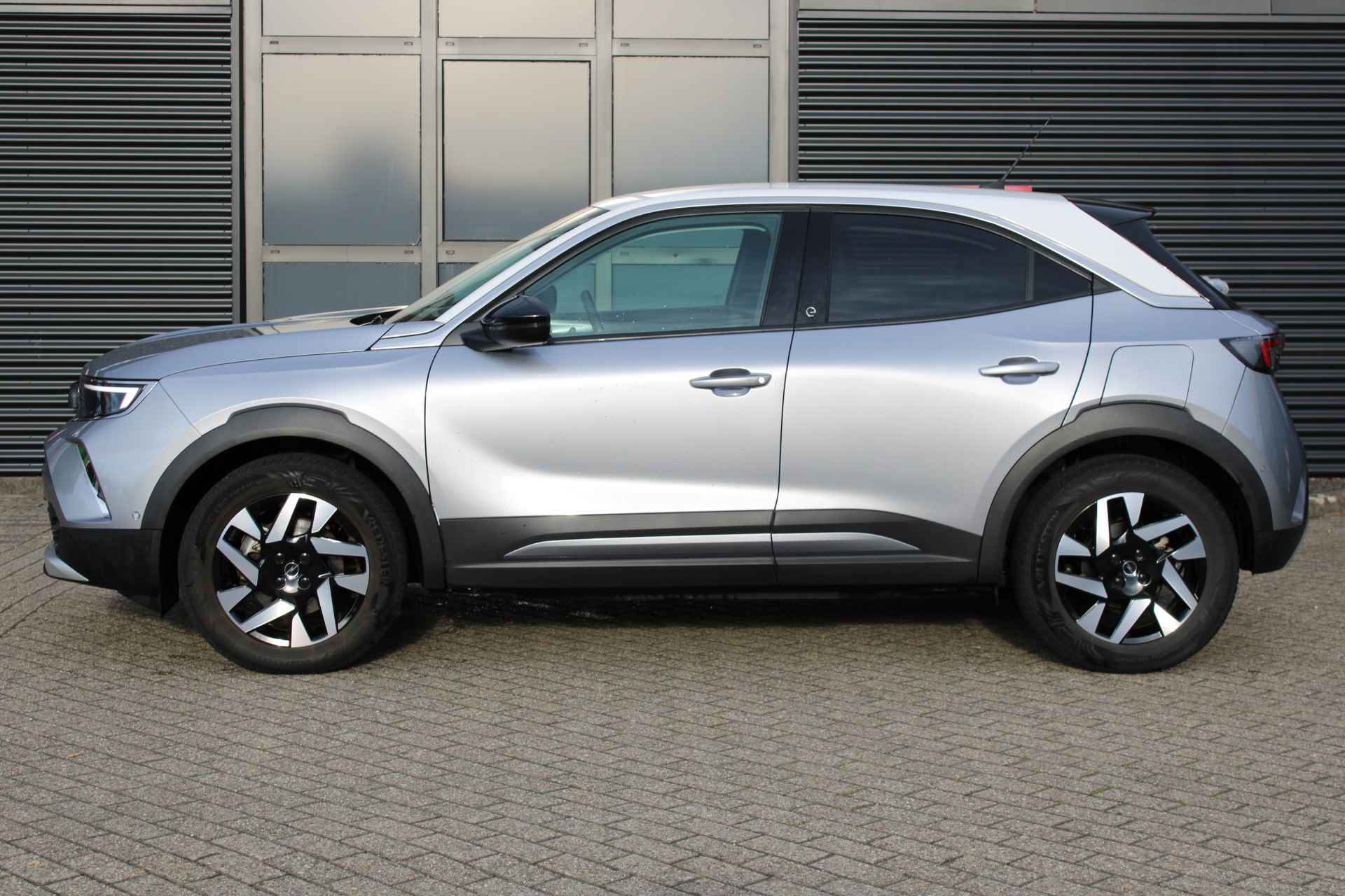 Opel Mokka-e Elegance 50-kWh 11kw bl. / Camera / Keyless / Navigatie / Climate Control / Dodehoek detectie / PDC V+A / 17'' LMV / '' vraag een vrijblijvende offerte aan '' - 3/34