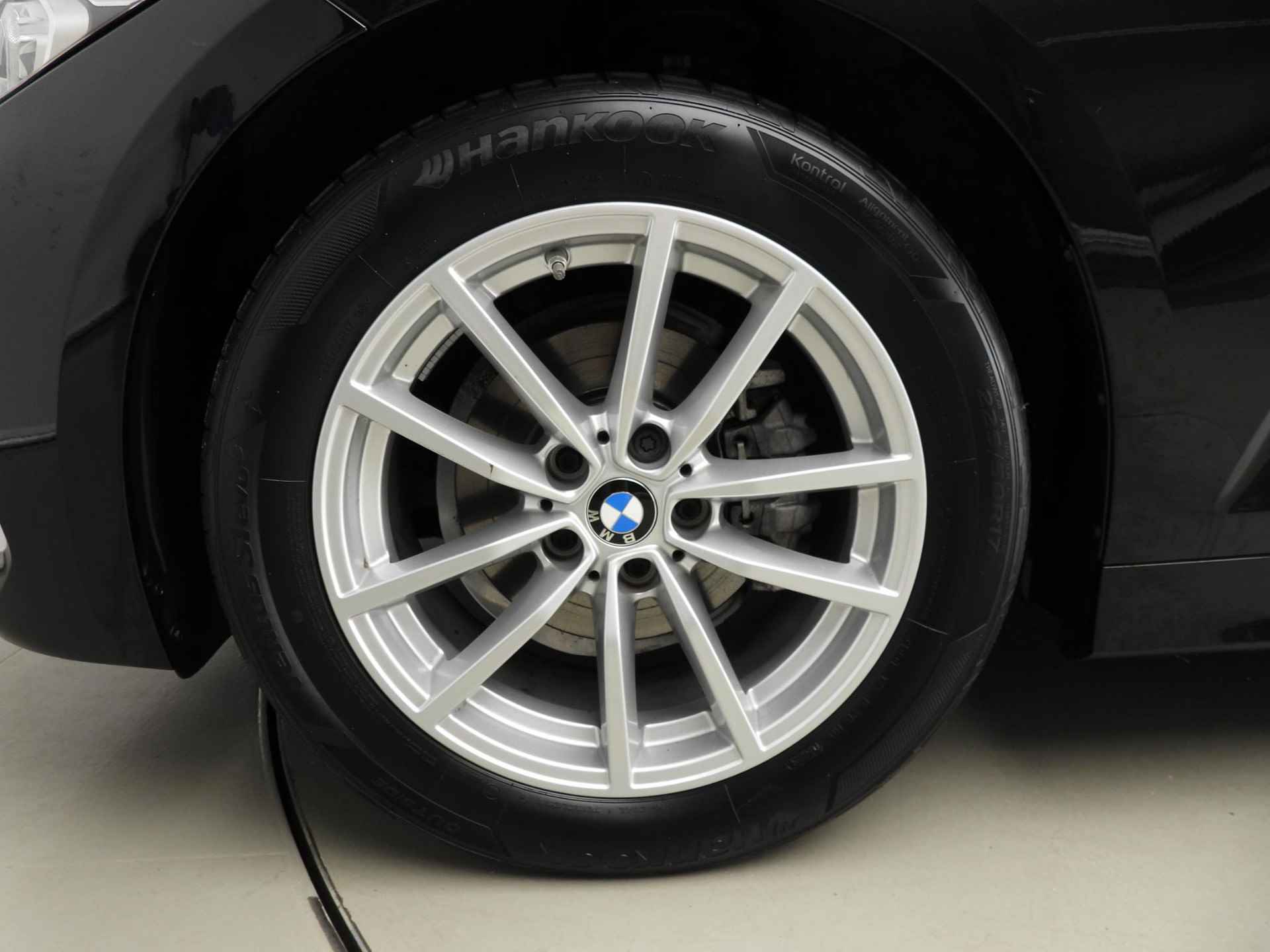 BMW 3 Serie Touring 316d | LED | Navigatie | Trekhaak | PDC | Clima | Shadow line | DAB | Alu 17 inch - 34/34