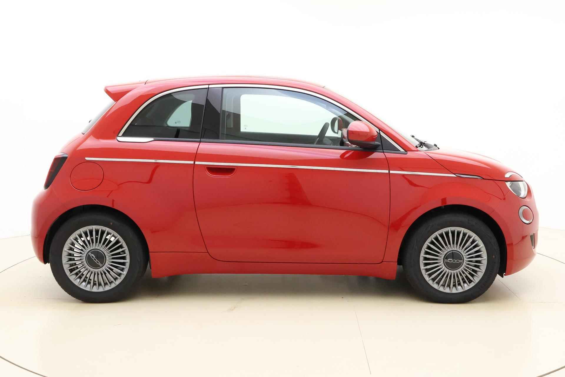 Fiat 500 Urban 42 kWh Apple carplay/Android auto | Lichtmetalen velgen | Rosso Passione | Keyless start | Voorraad - 10/36