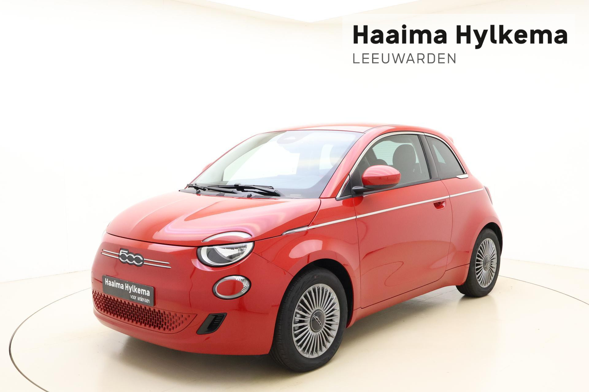 Fiat 500 Urban 42 kWh Apple carplay/Android auto | Lichtmetalen velgen | Rosso Passione | Keyless start | Voorraad