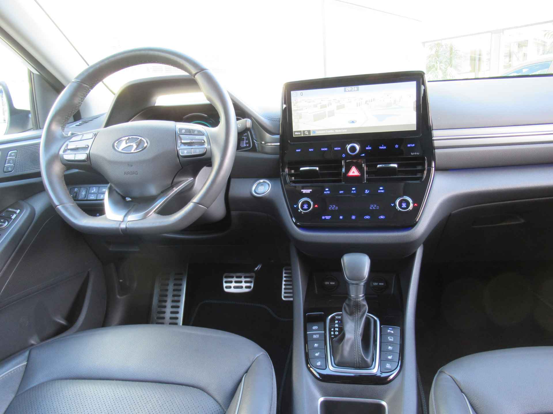 Hyundai IONIQ 1.6 GDi PHEV Plug in Premium 2e eigen | dealer onderh | full options! | nwe model - 29/40