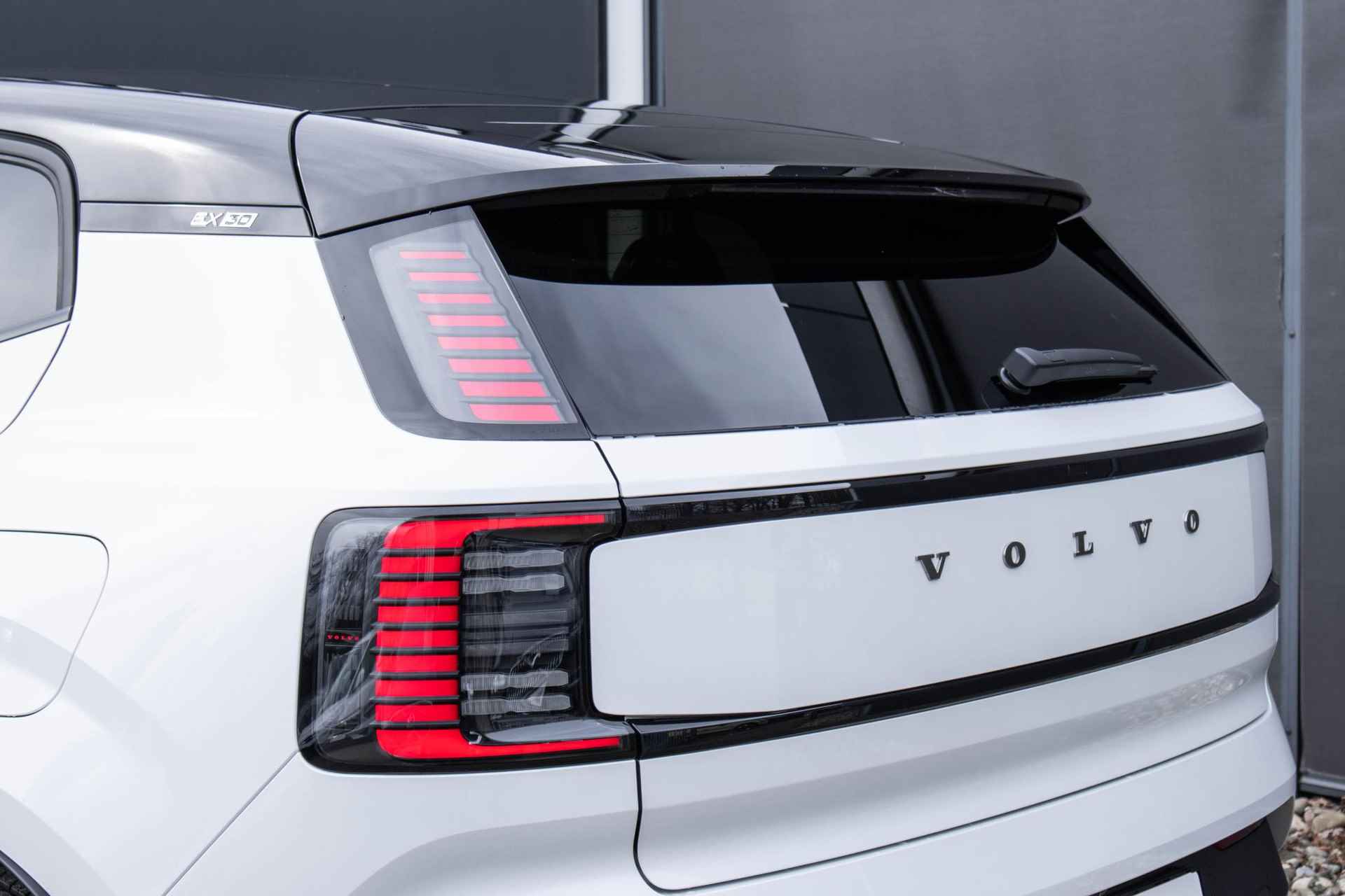 Volvo EX30 Single Motor Extended Range Ultra 69 kWh | Warmtepomp | Panoramadak | Stuur- en stoelverwarming | Premium Audio | Adaptive Cruise Control | Elektrisch bedienbare voorstoelen - 13/32