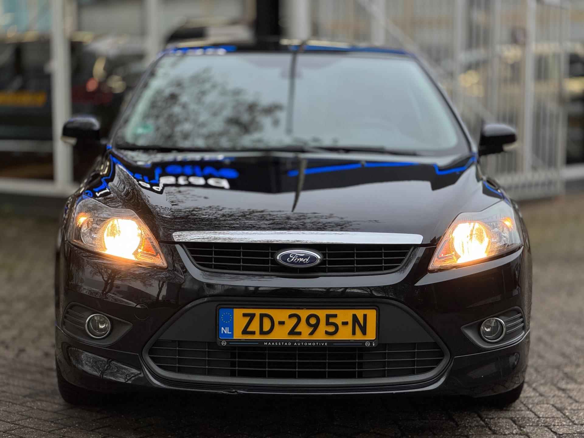 Ford Focus 1.6 Ghia|RS-uitvoering|Cruise|Unieke uitvoering|Half leder|Facelift|APK bij aflevering|Armsteun - 4/47