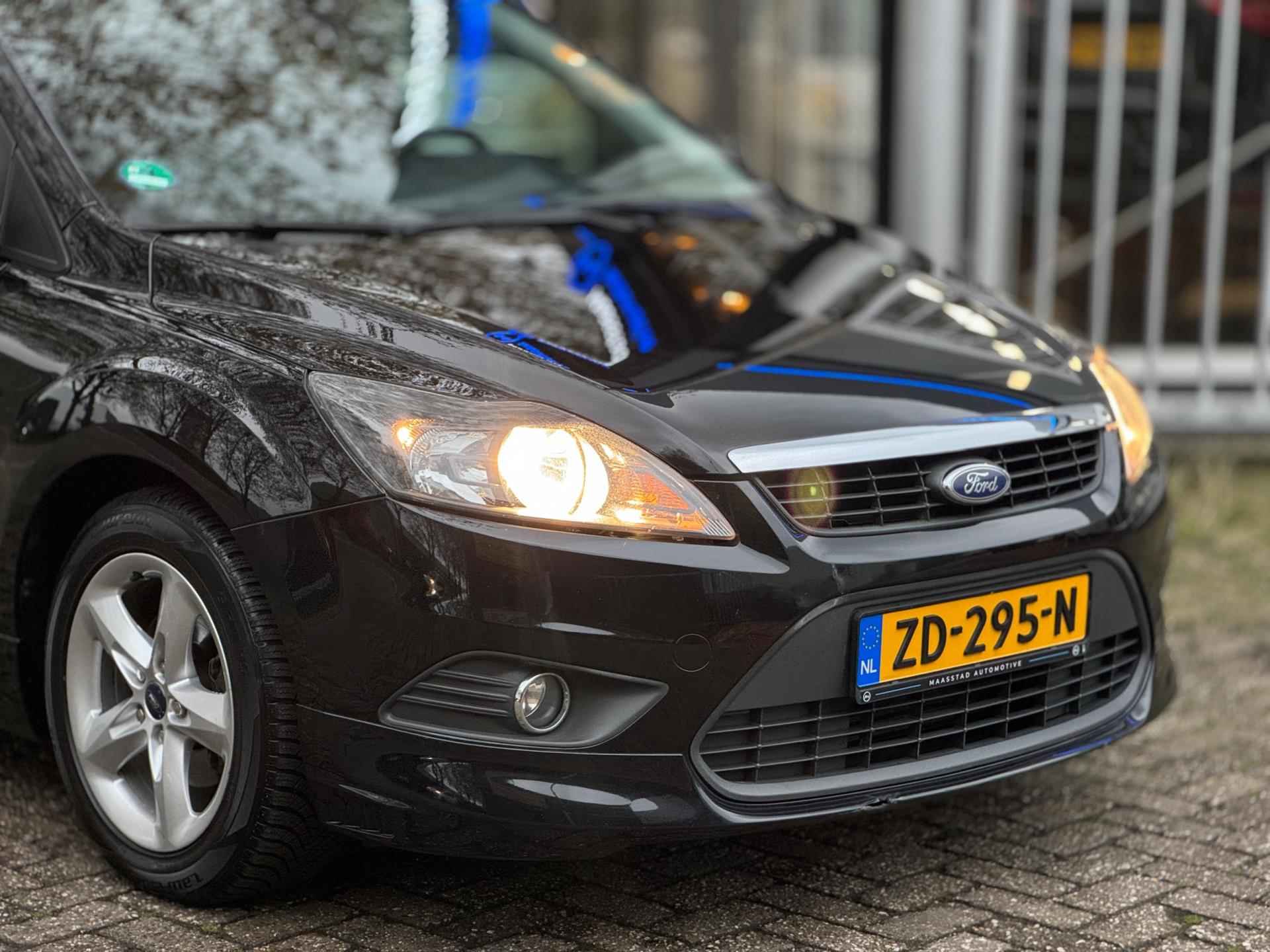 Ford Focus 1.6 Ghia|RS-uitvoering|Cruise|Unieke uitvoering|Half leder|Facelift|APK bij aflevering|Armsteun - 42/47