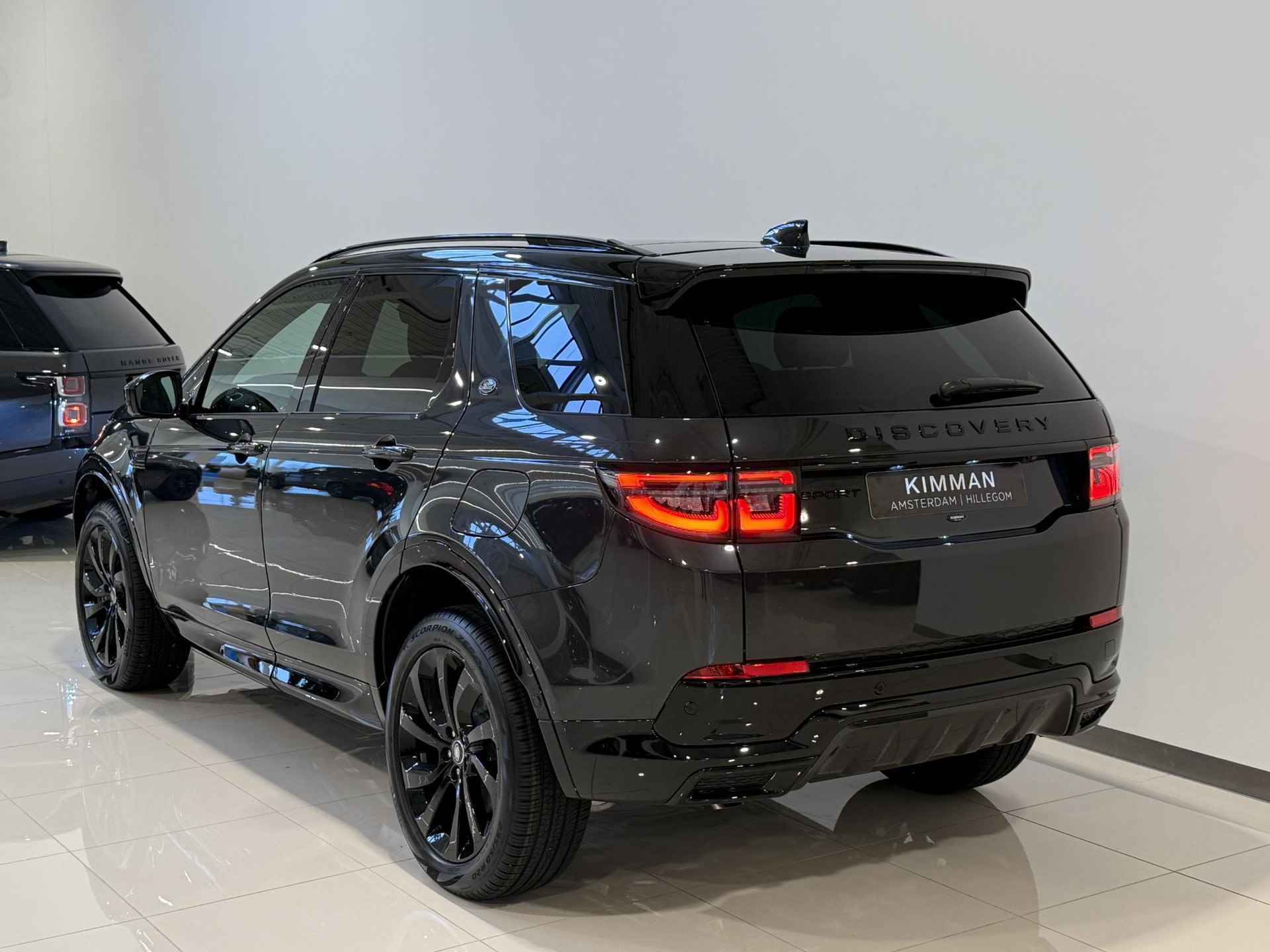 Land Rover Discovery Sport 1.5 P270e PHEV Dynamic Edition | Panoramadak | 20 inch Gloss Black | Black Pack | Cold Climate pack | NIEUW | Direct uit voorraad Leverbaar! - 6/27