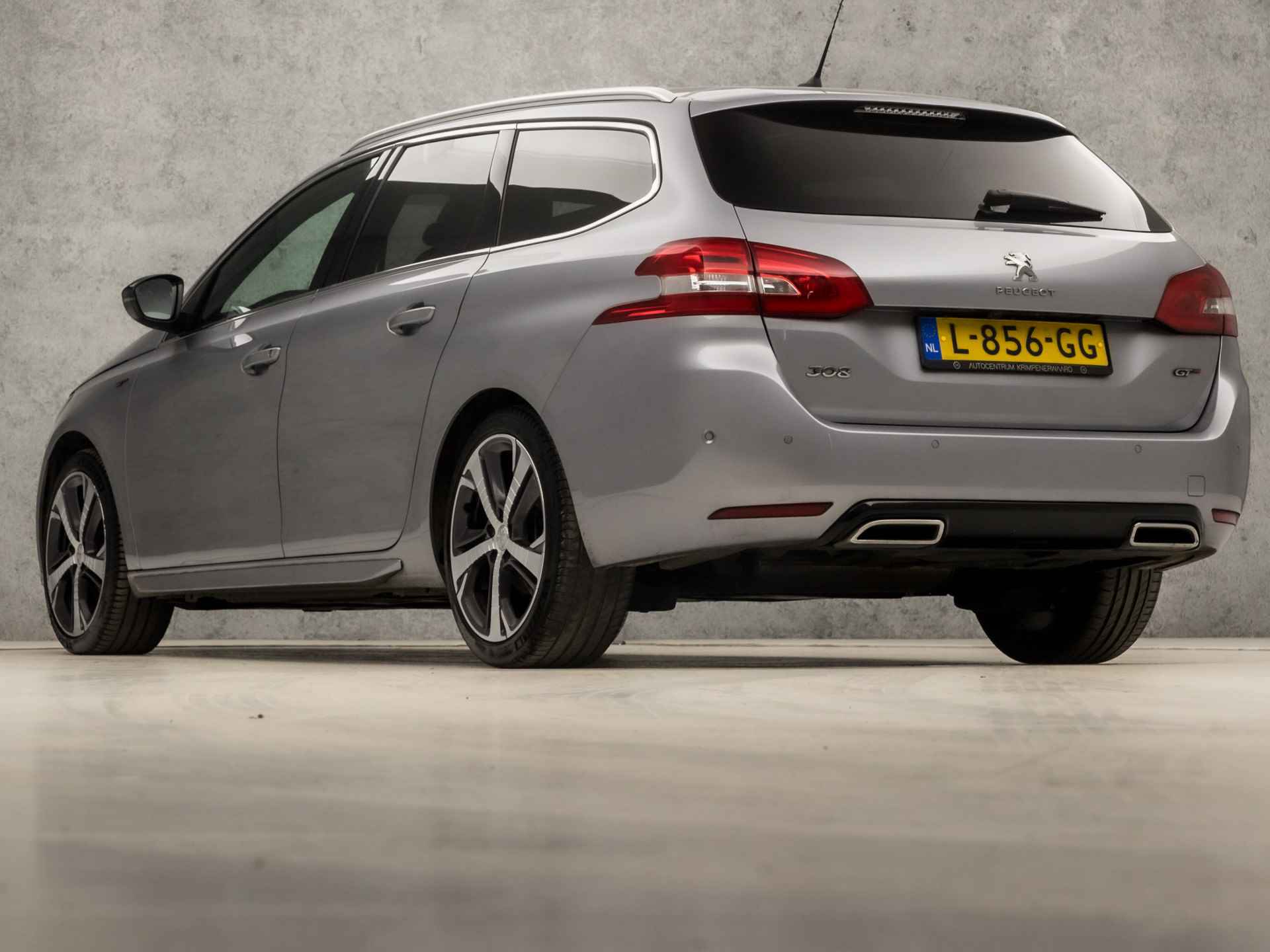 Peugeot 308 SW 1.2 PureTech GT Line Sport Automaat (PANORAMADAK, APPLE CARPLAY, GROOT NAVI, 360 CAMERA, MASSAGE, STOELVERWARMING, LEDER/ALCANTARA, HEAD-UP DISPLAY, ADAPTIVE CRUISE, NIEUWE APK, NIEUWSTAAT) - 3/39