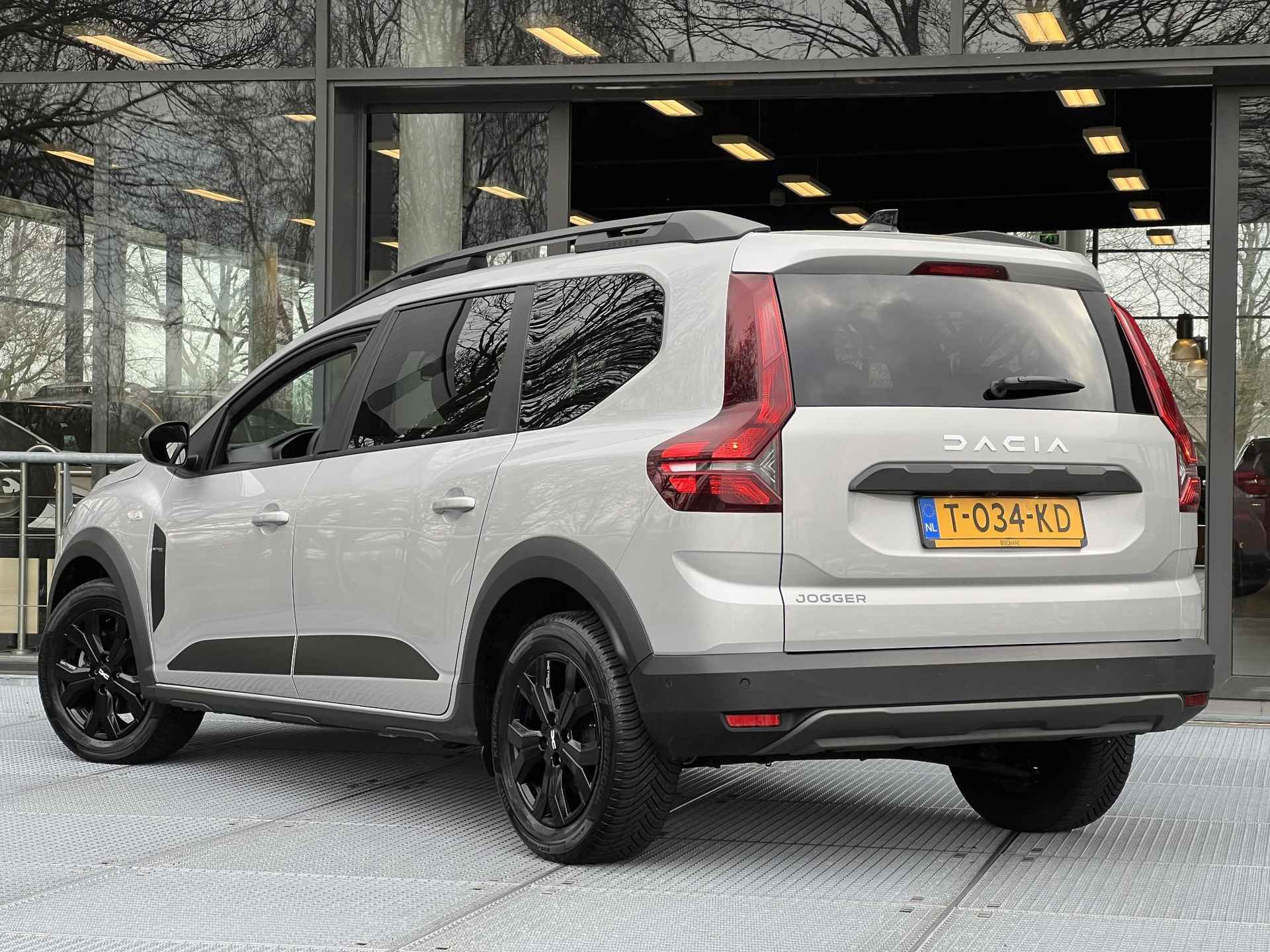 Dacia Jogger 1.0 TCe 110 Extreme 7p. | Achteruitrijcamera | Navigatie | Apple Carplay - 7/35