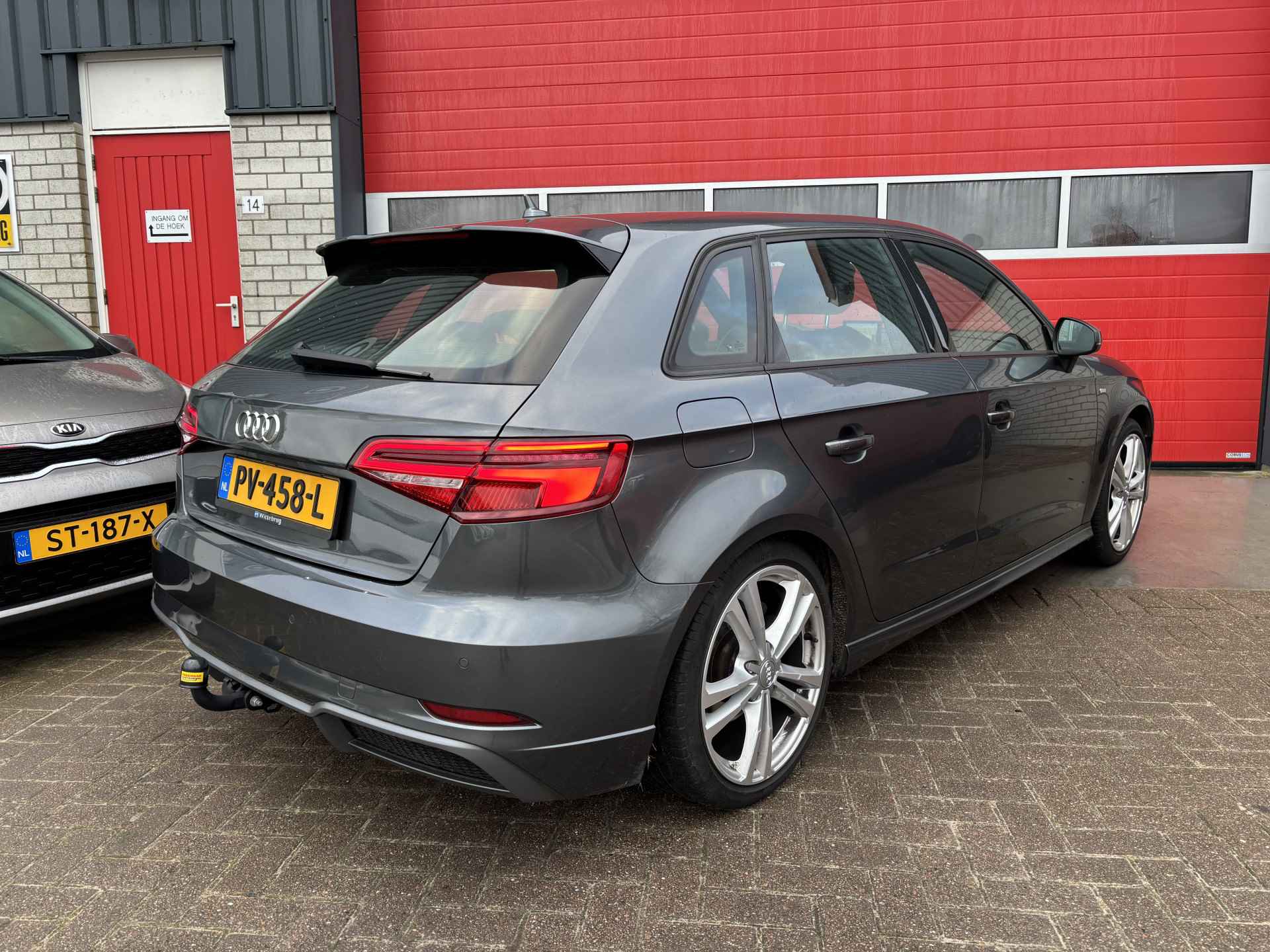 Audi A3 Sportback 1.0 TFSI Sport S Line Edition FULL LED / GR NAVI / DYNAMISCH KNIPPERLICHT / TREKHAAK / CLIMA / PDC / BLUETOOTH / CRUISE / NL-AUTO - 3/7