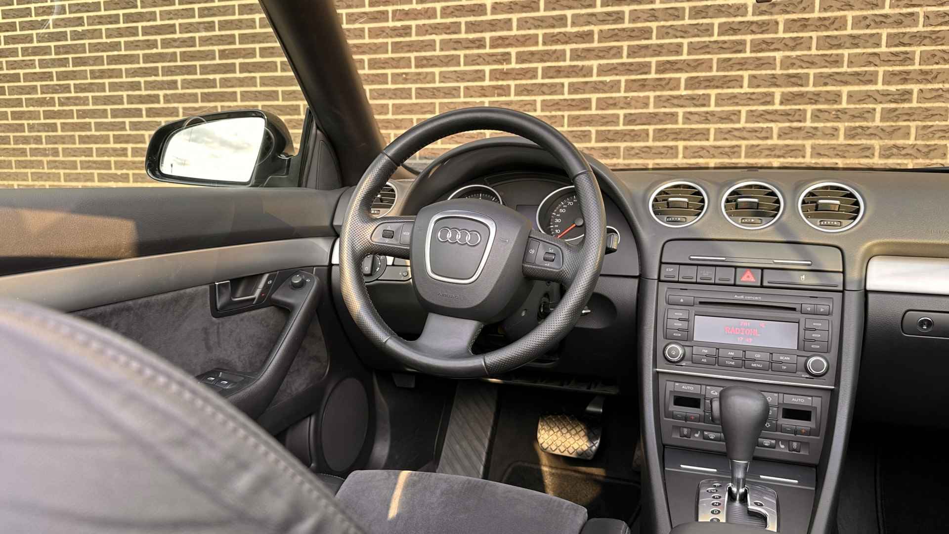 Audi A4 Cabriolet 1.8 Turbo Pro Line Exclusive | Windscherm | Climate Control | Radio - 24/33