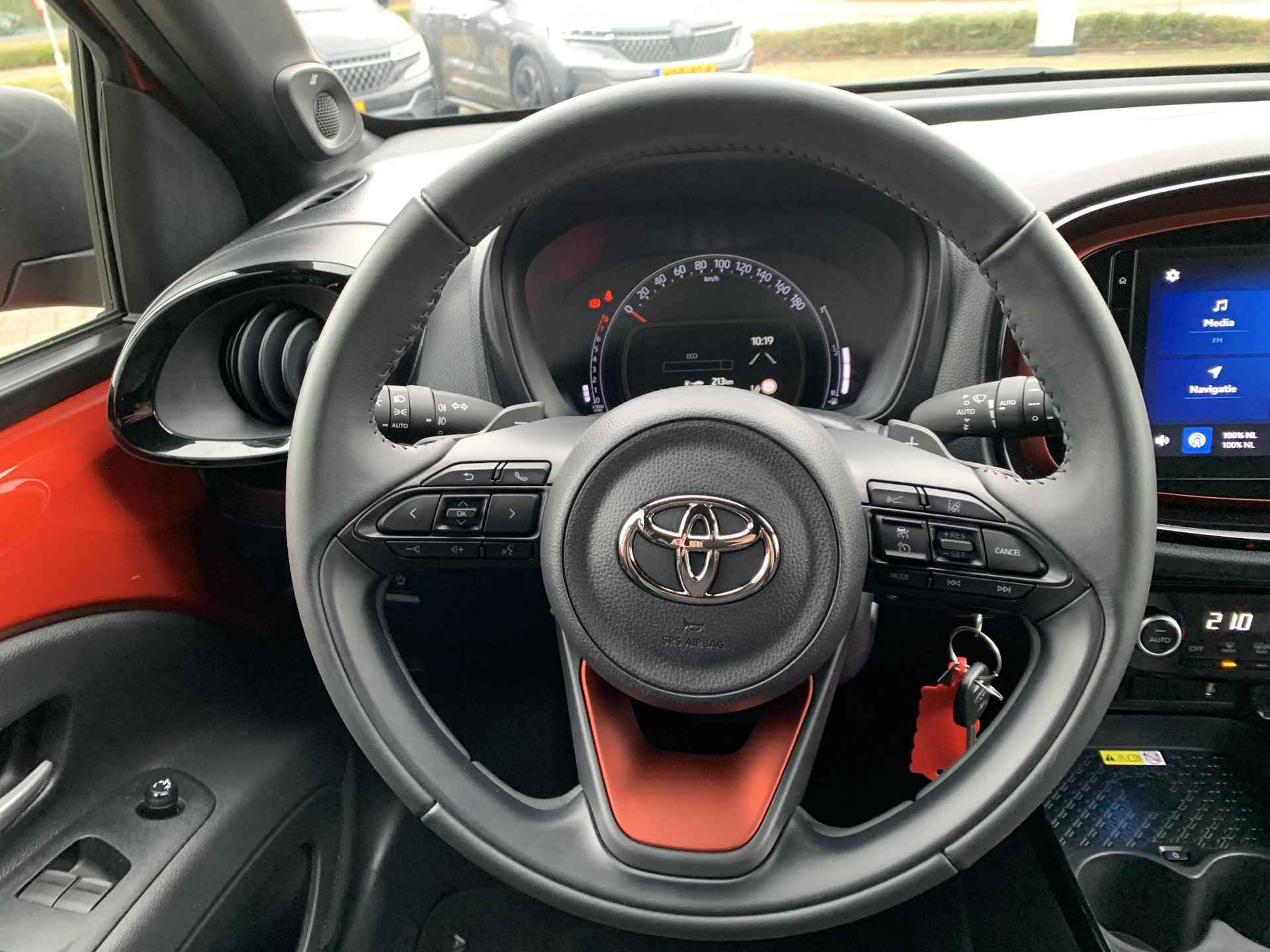 Toyota Aygo X 1.0 VVT-i S-CVT Envy Apple carplay/android auto| Lichtmetalen velgen | Climate Control | Cruise control adaptief | Navigatie | Achteruitrijcamera | - 6/24