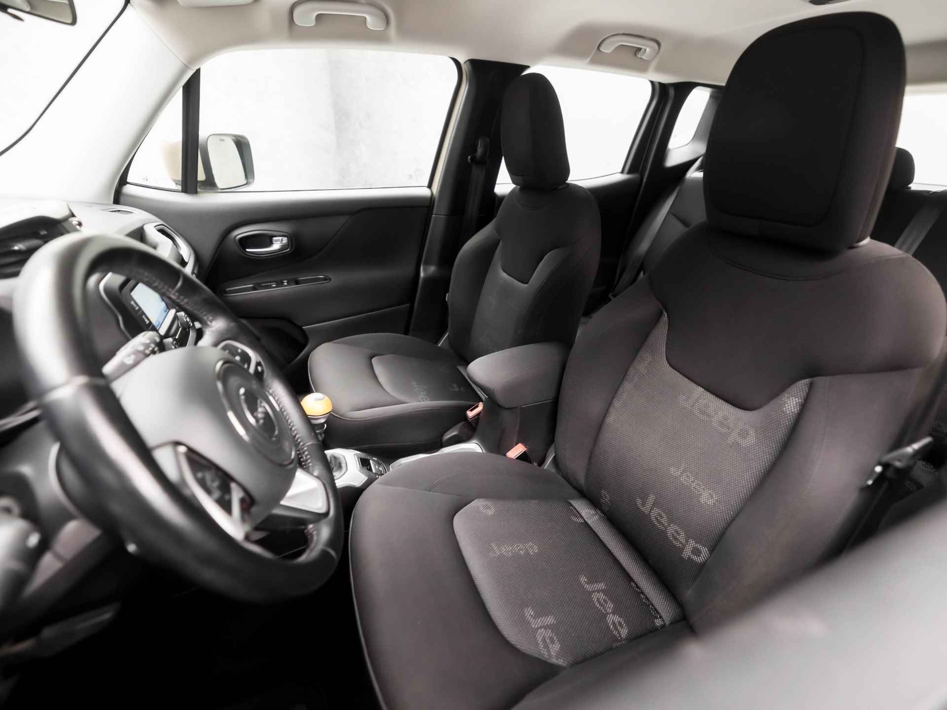 Jeep Renegade 1.4 MultiAir Longitude 141Pk (LOGISCH NAP, NAVIGATIE, CRUISE, PARKEERSENSOREN, SPORTSTOELEN, TREKHAAK, BLUETOOTH, NIEUWE APK, NIEUWSTAAT) - 13/36