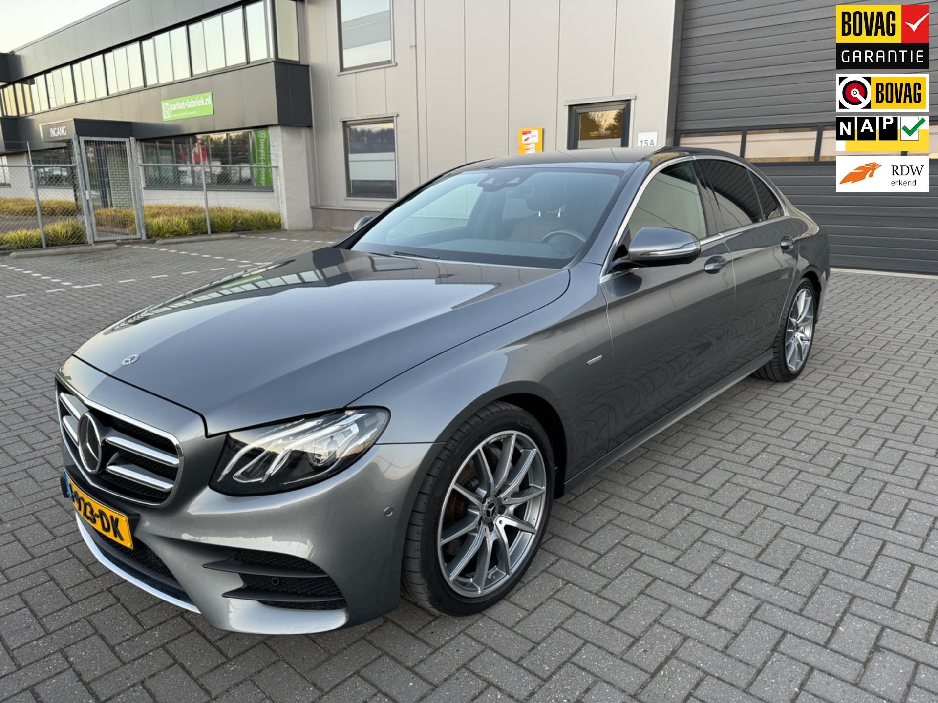 Mercedes-Benz E-klasse 200 Business Solution Sport / Tijdelijke Actie: 5% Korting op Alle Voertuigen!