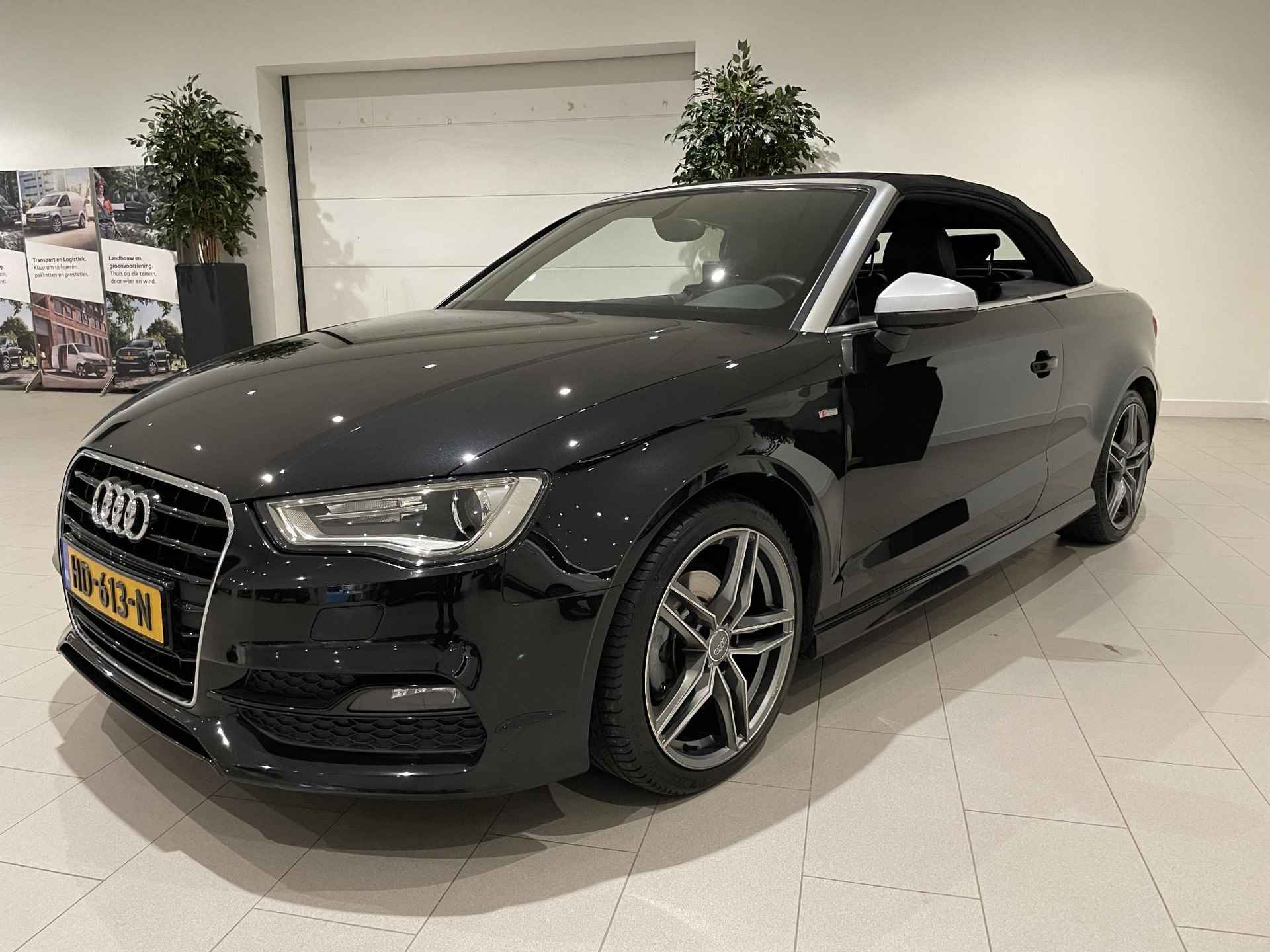 Audi A3 Cabriolet 1.4 TFSI CoD Ambition Pro Line S Open Days 140 PK | Nekverwarming | Navigatie | Bluetooth | Stoelverwarming | Climate Control | Start Stop Systeem | Parkeersensoren | Elektrische Handrem | Verwarmbare Buitenspiegels | Elektrisch Bedienbare Ramen | - 2/36