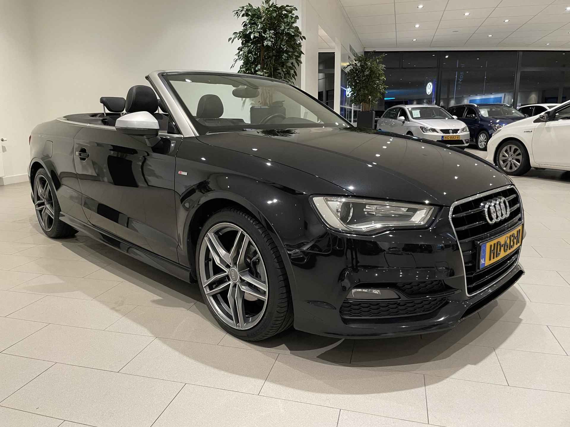 Audi A3 Cabriolet 1.4 TFSI CoD Ambition Pro Line S Open Days 140 PK | Nekverwarming | Navigatie | Bluetooth | Stoelverwarming | Climate Control | Start Stop Systeem | Parkeersensoren | Elektrische Handrem | Verwarmbare Buitenspiegels | Elektrisch Bedienbare Ramen | - 8/36