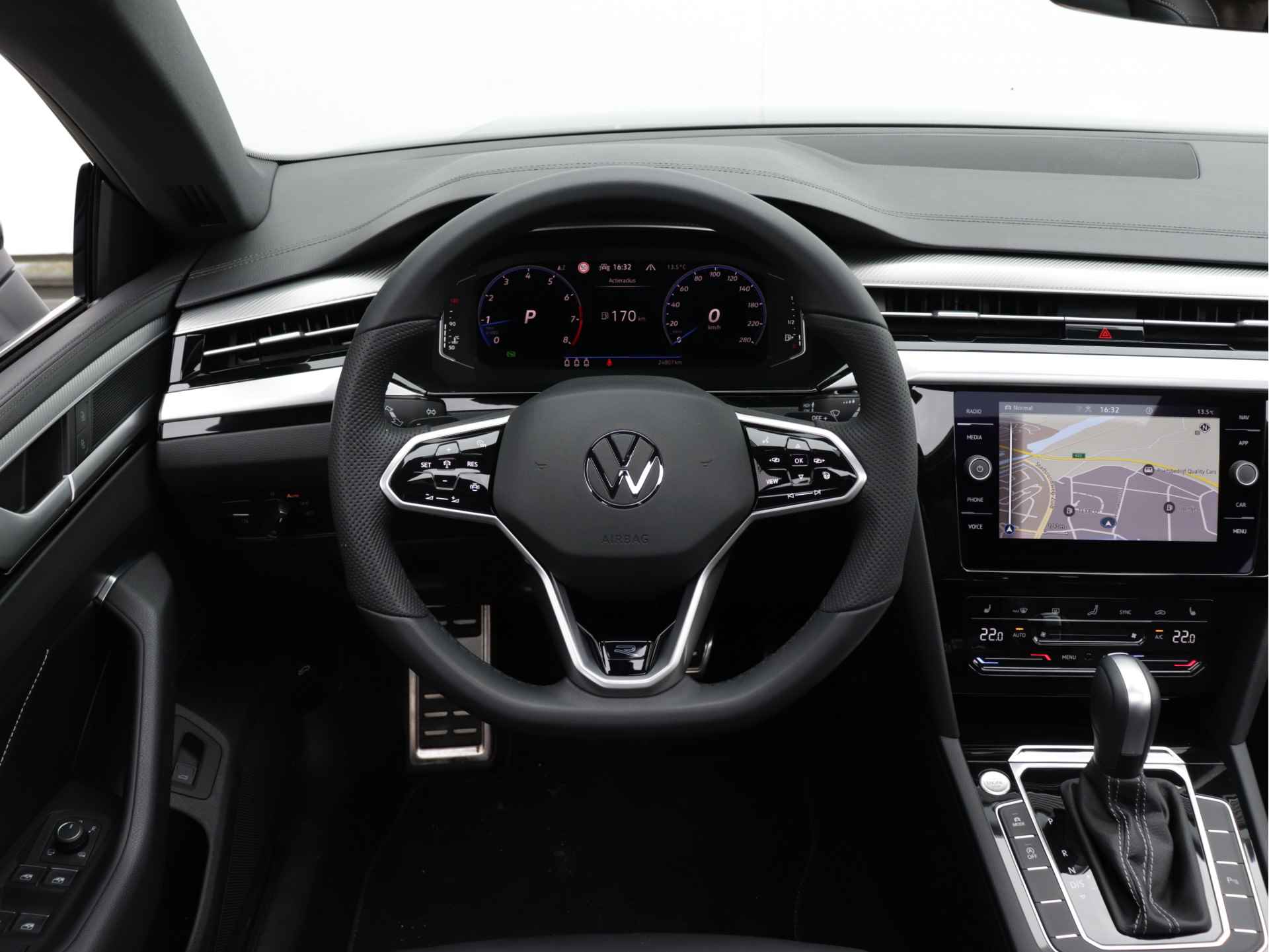 Volkswagen Arteon Shooting Brake 2.0 TSI R-Line Business 190pk Automaat | Leder | Panorama dak | Camera | Keyless | Navigatie | - 10/63