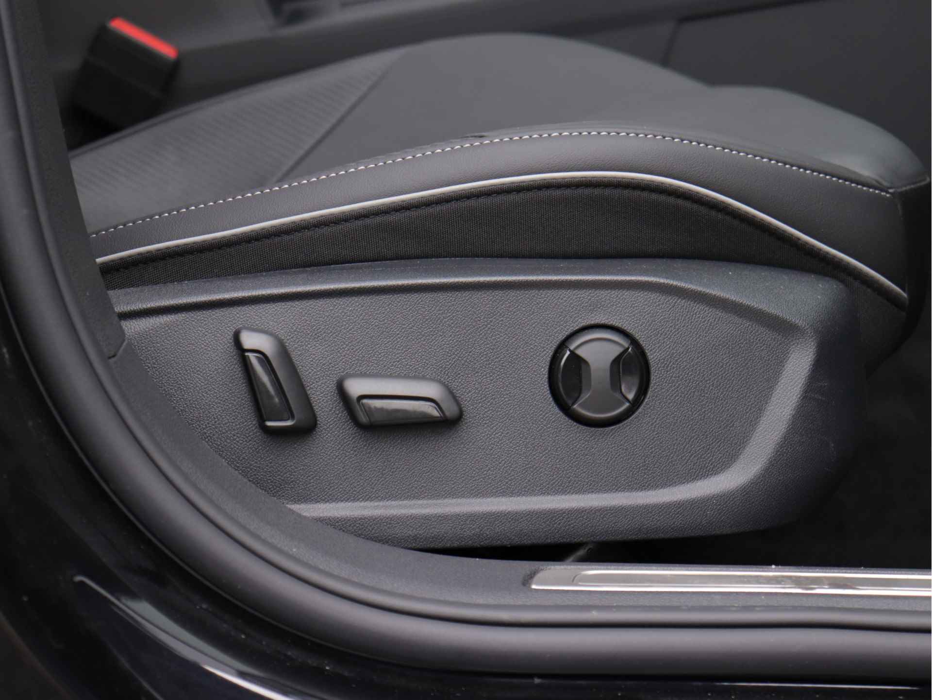 Volkswagen Arteon Shooting Brake 2.0 TSI R-Line Business 190pk Automaat | Leder | Panorama dak | Camera | Keyless | Navigatie | - 15/63