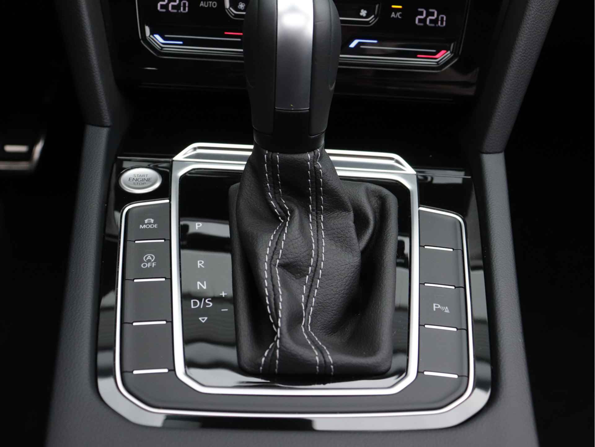 Volkswagen Arteon Shooting Brake 2.0 TSI R-Line Business 190pk Automaat | Leder | Panorama dak | Camera | Keyless | Navigatie | - 39/63