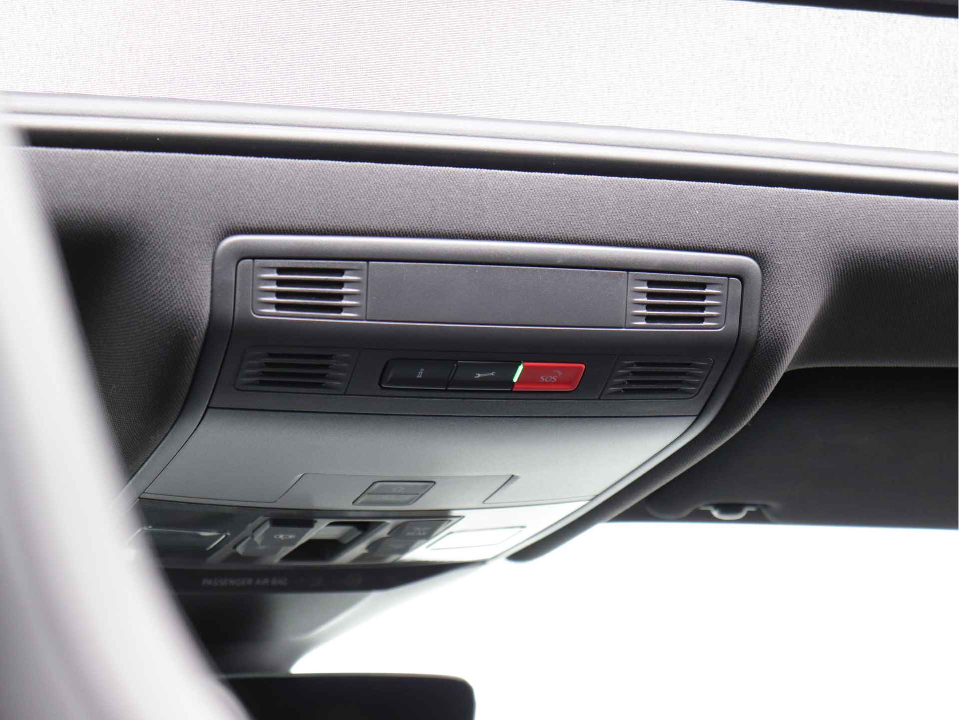 Volkswagen Arteon Shooting Brake 2.0 TSI R-Line Business 190pk Automaat | Leder | Panorama dak | Camera | Keyless | Navigatie | - 43/63