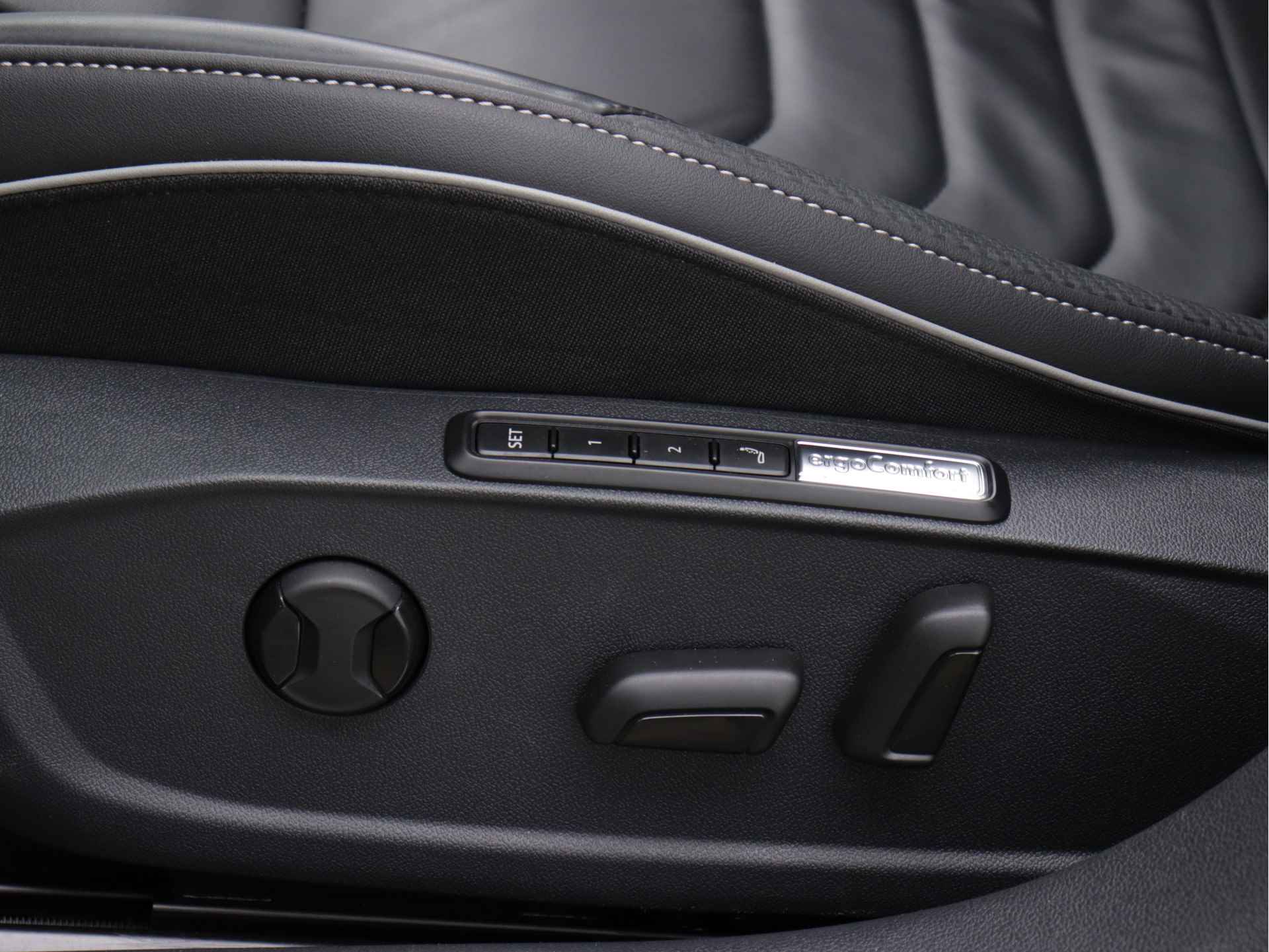 Volkswagen Arteon Shooting Brake 2.0 TSI R-Line Business 190pk Automaat | Leder | Panorama dak | Camera | Keyless | Navigatie | - 57/63