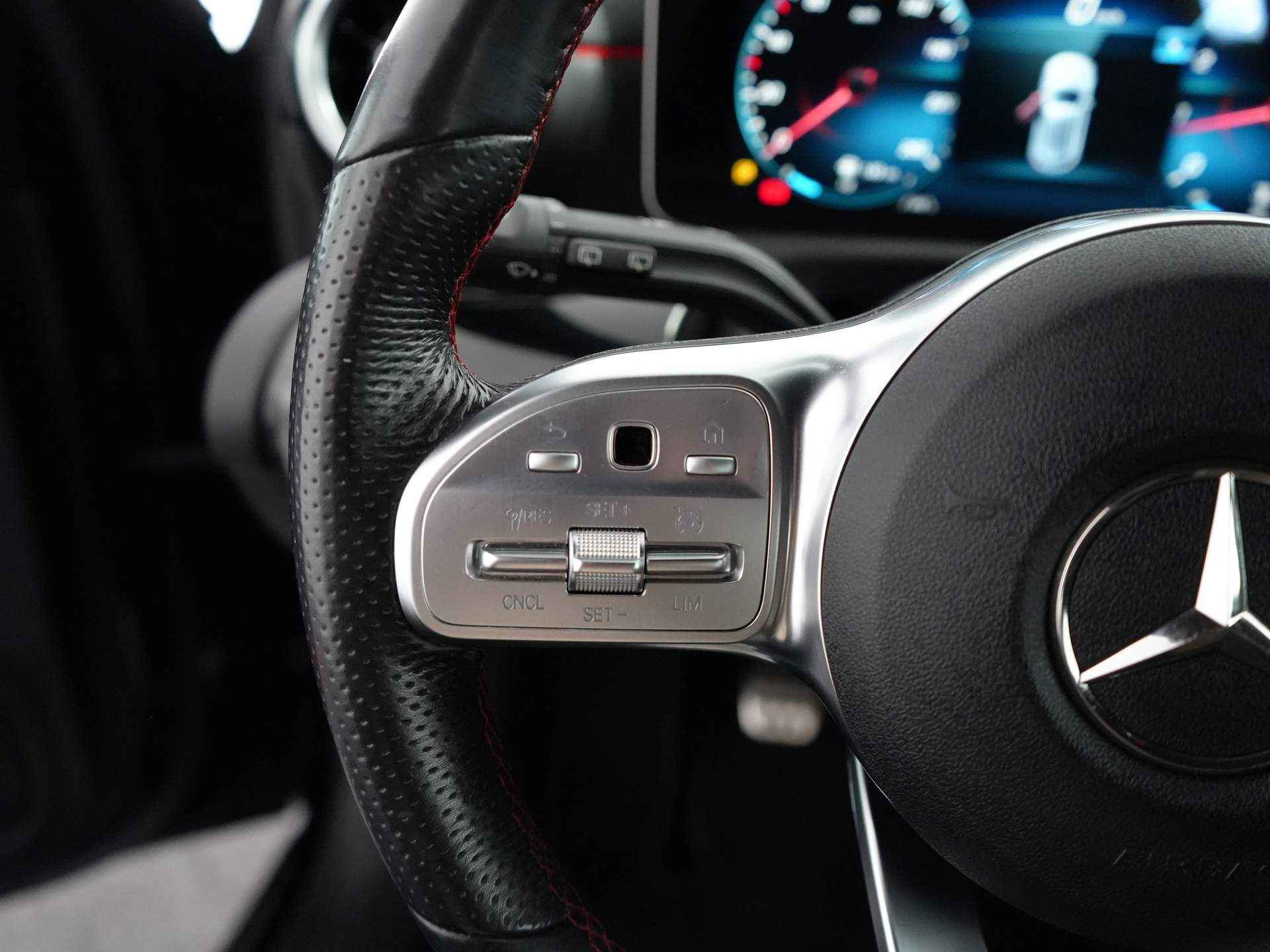 Mercedes-Benz A-Klasse 160 Business Solution AMG | AMG-styling | Cruise control | Lichtmetalen velgen 18" - 19/31