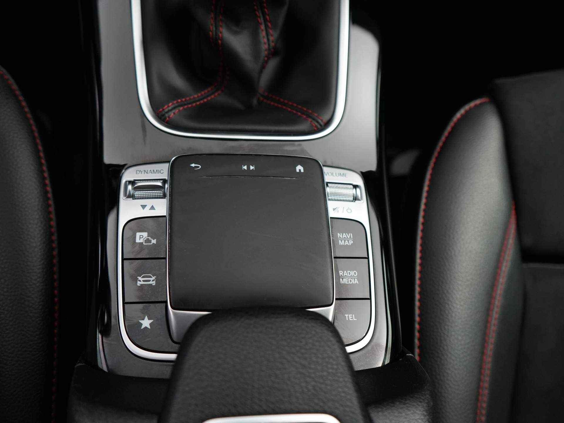 Mercedes-Benz A-Klasse 160 Business Solution AMG | AMG-styling | Cruise control | Lichtmetalen velgen 18" - 23/31