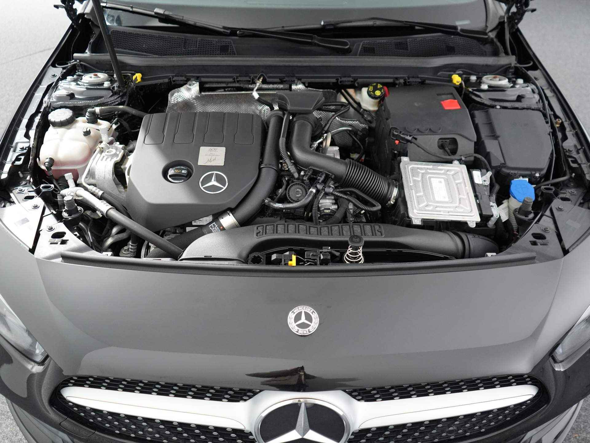 Mercedes-Benz A-Klasse 160 Business Solution AMG | AMG-styling | Cruise control | Lichtmetalen velgen 18" - 31/31