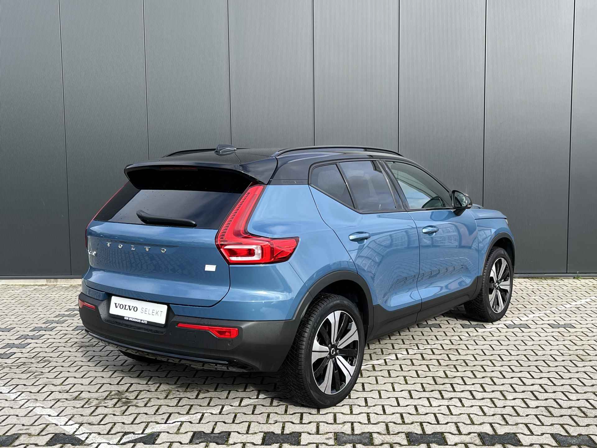 Volvo XC40 Recharge Core Edition 70 kWh | Camera | Warmtepomp | Trekhaak | Stoelverwarming Voor + Achter - 4/33