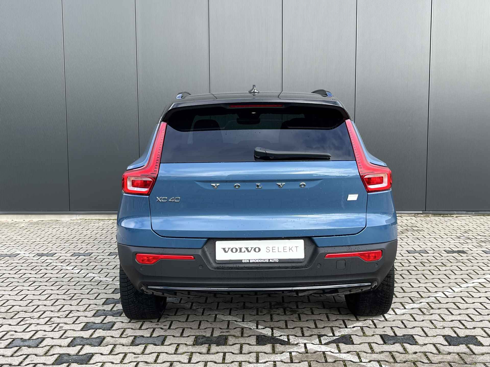 Volvo XC40 Recharge Core Edition 70 kWh | Camera | Warmtepomp | Trekhaak | Stoelverwarming Voor + Achter - 28/33