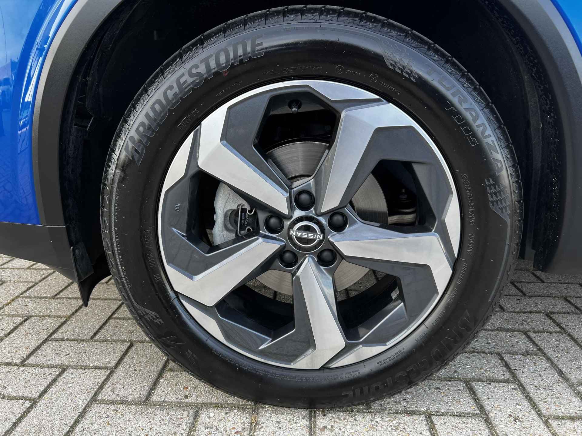 Nissan Qashqai 1.3 MHEV 140 N-Connecta | 360 camera | Parkeersensoren Navigatie | 18 inch velgen | Nieuwstaat auto - 29/38