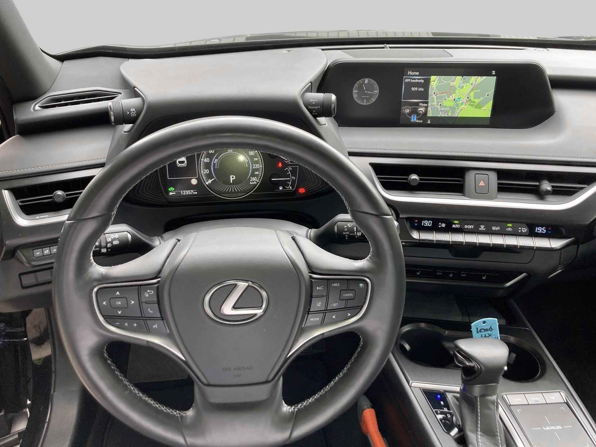 Lexus UX 250h Business Line - 7/20