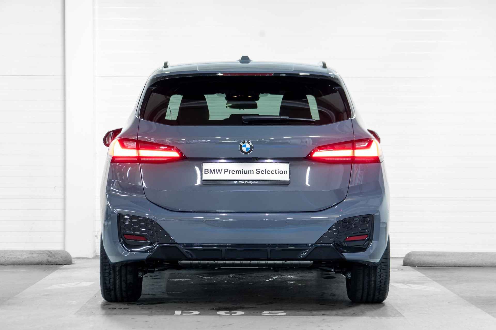 BMW 2 Serie Active Tourer 220i | M-Sport | Travel Pack | Premium Pack | Comfort Pack | Harman/kardon | Panoramadak - 6/19