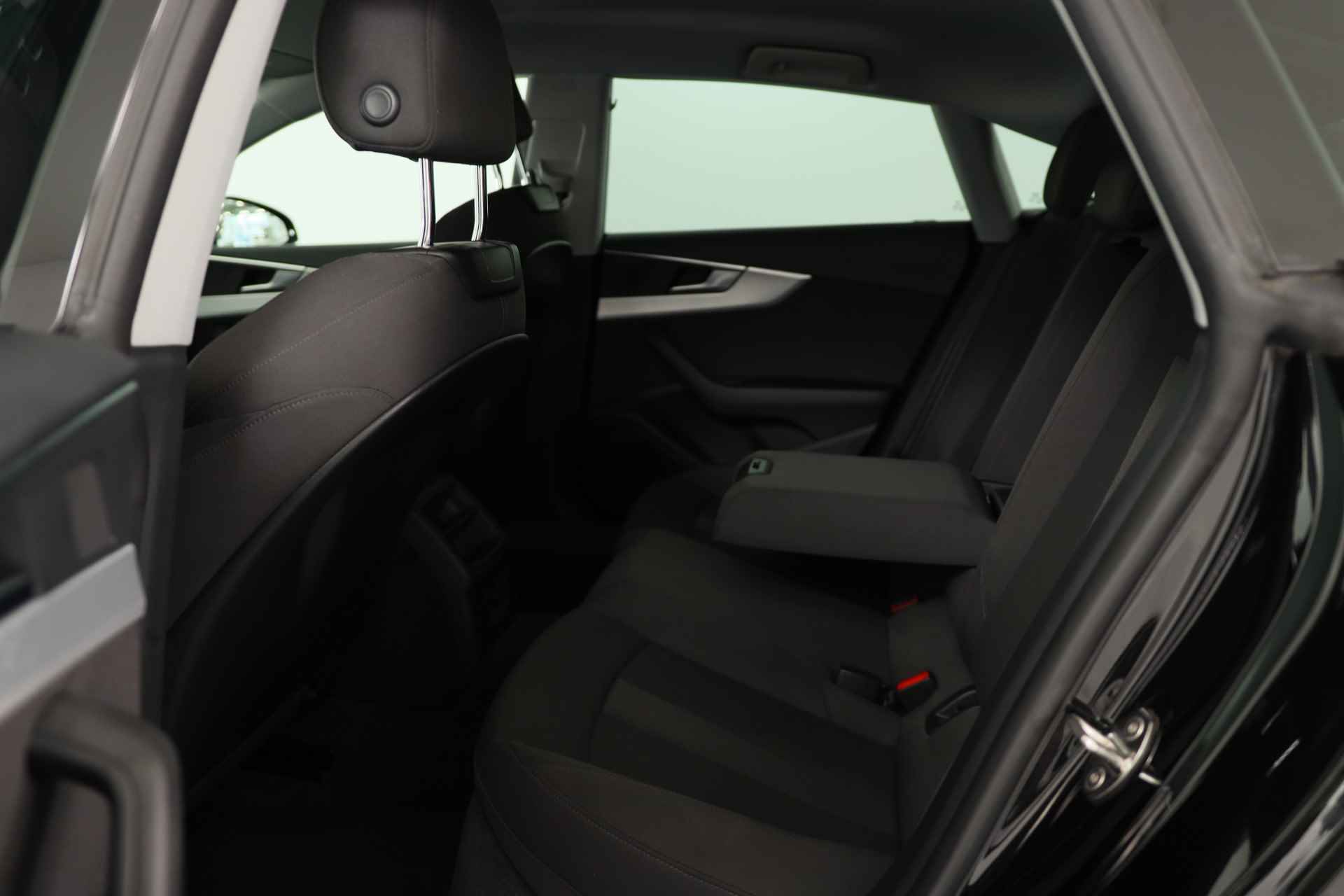Audi A5 Sportback 40 TFSI 190PK Sport Pro Line | Sportstoelen | LED | Clima | Cruise Adaptive | Keyless | Parkeersensoren V+A | Lichtmet - 28/41