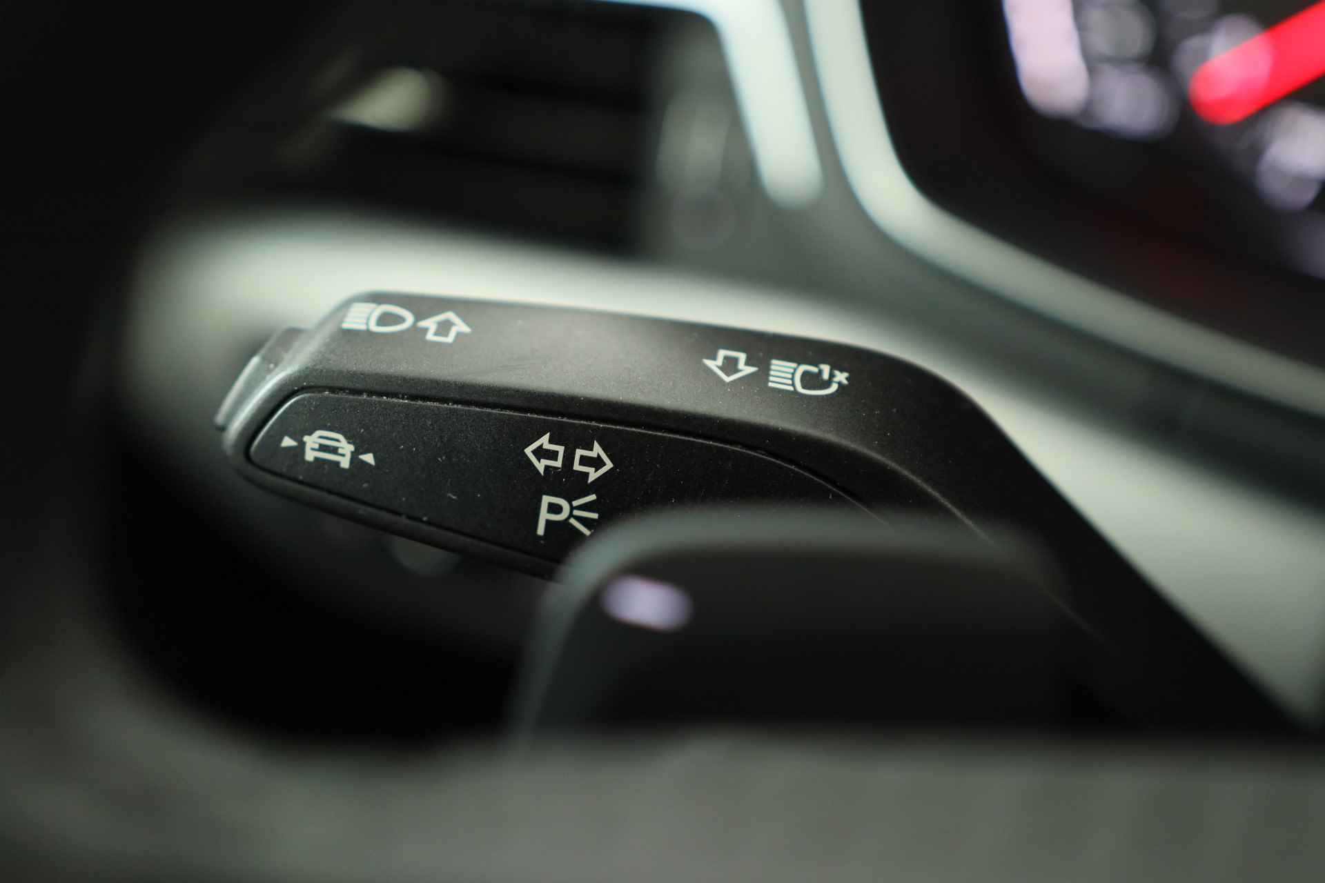 Audi A5 Sportback 40 TFSI 190PK Sport Pro Line | Sportstoelen | LED | Clima | Cruise Adaptive | Keyless | Parkeersensoren V+A | Lichtmet - 37/41