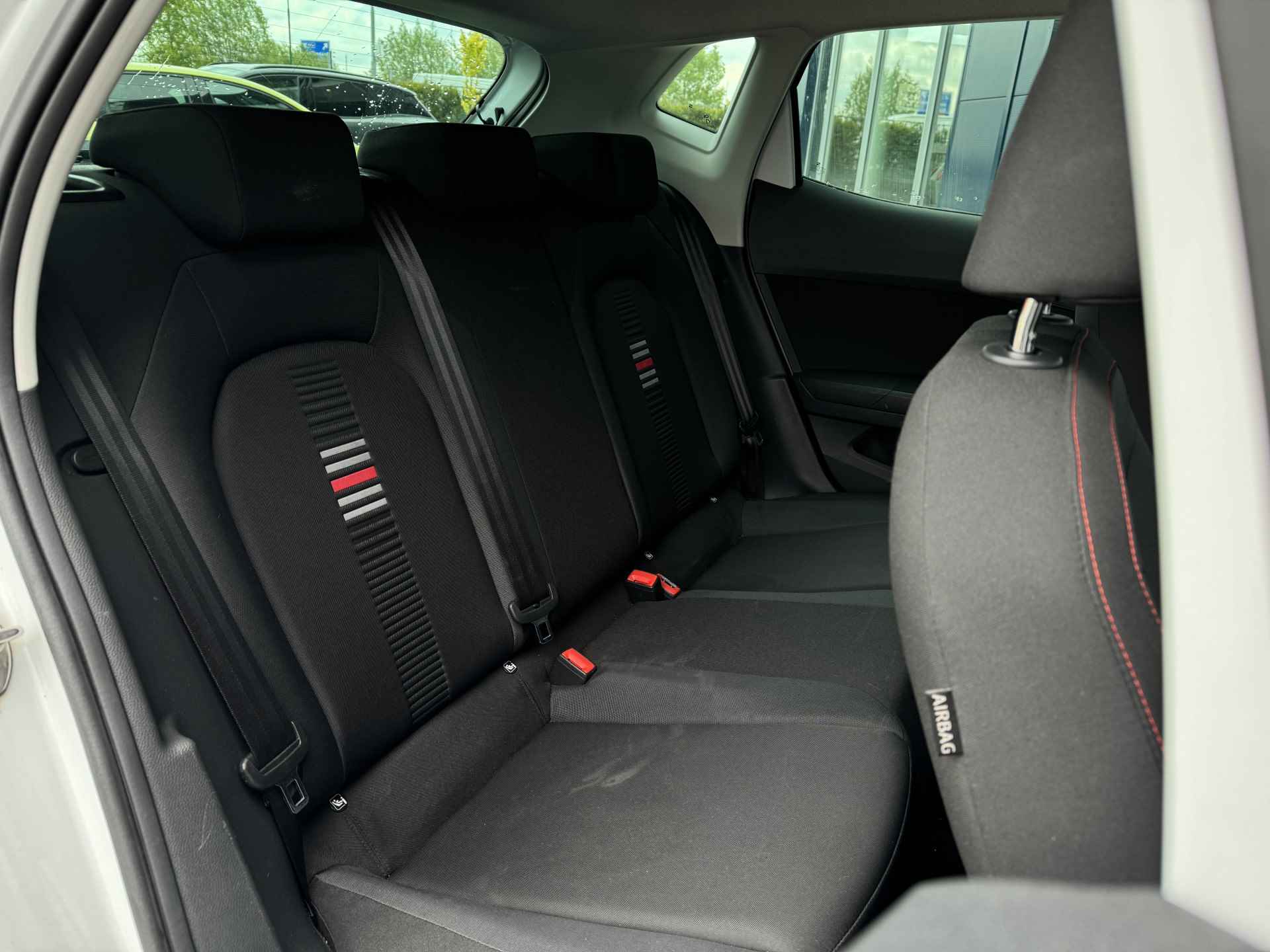 SEAT Ibiza 1.0 TSI 115PK FR Business Intense | Stoelverwarming | ACC | Camera | PDC V/A | Keyless | Navi | Carplay | Trekhaak - 19/42