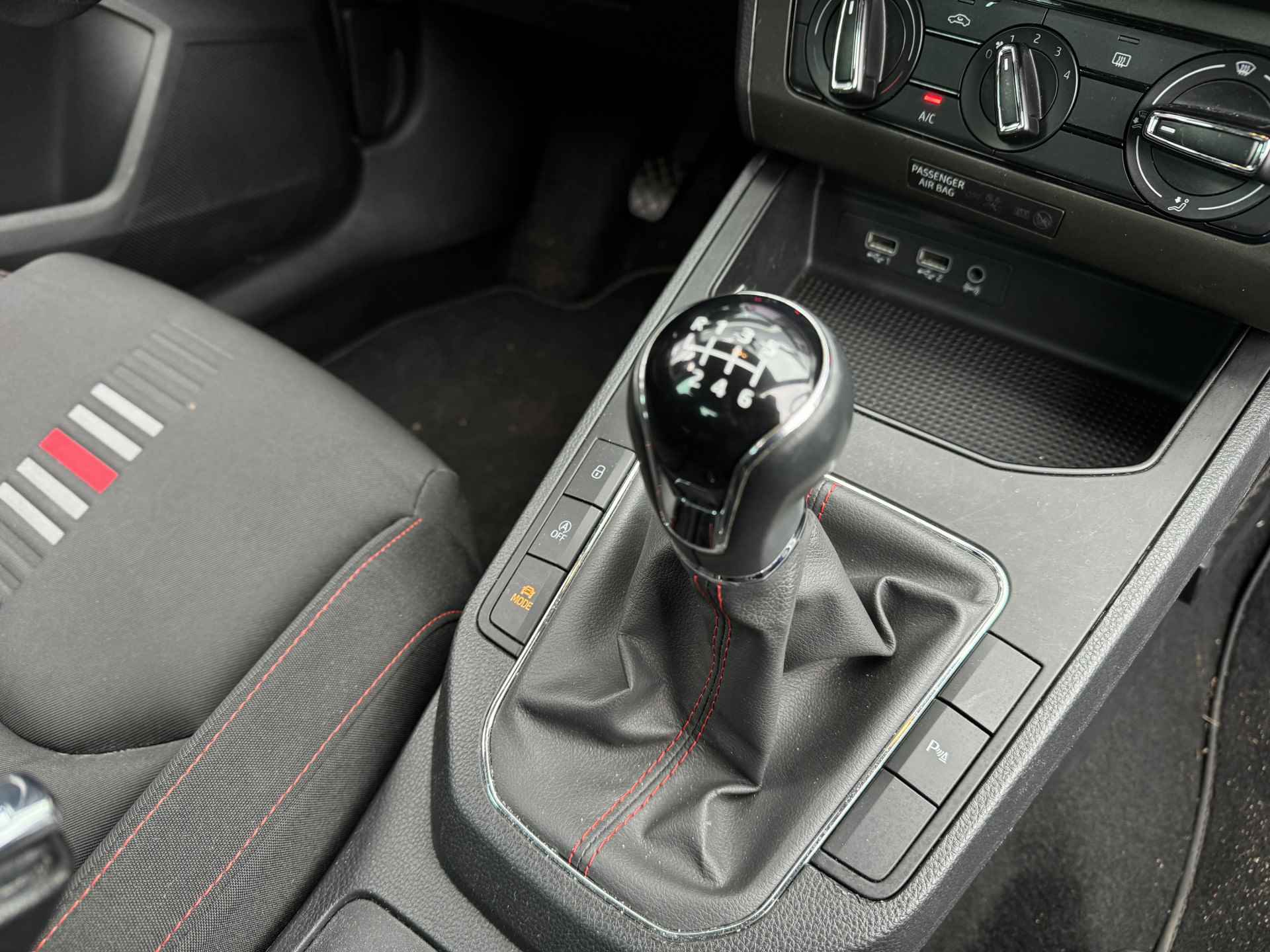 SEAT Ibiza 1.0 TSI 115PK FR Business Intense | Stoelverwarming | ACC | Camera | PDC V/A | Keyless | Navi | Carplay | Trekhaak - 23/42