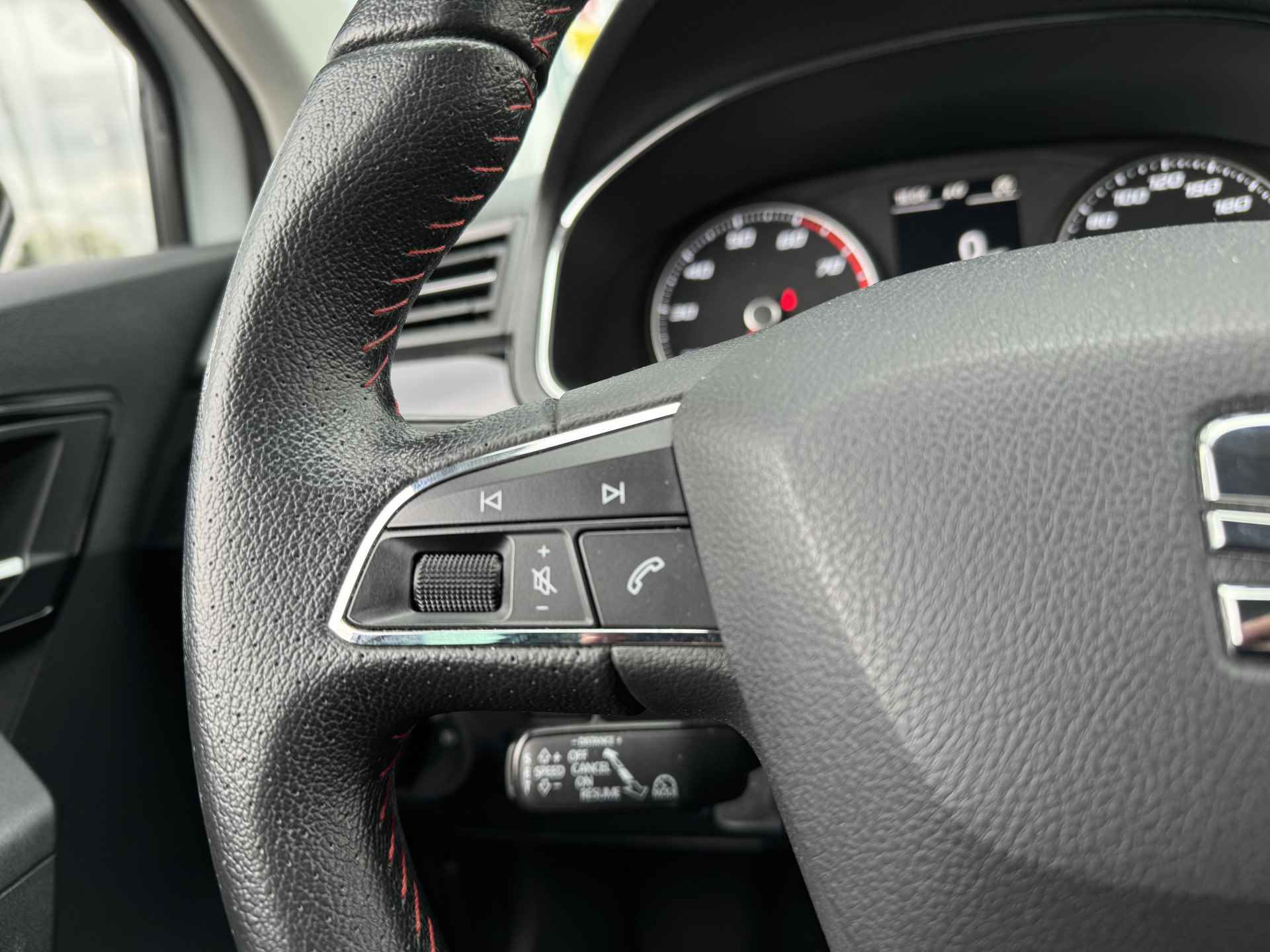 SEAT Ibiza 1.0 TSI 115PK FR Business Intense | Stoelverwarming | ACC | Camera | PDC V/A | Keyless | Navi | Carplay | Trekhaak - 38/42