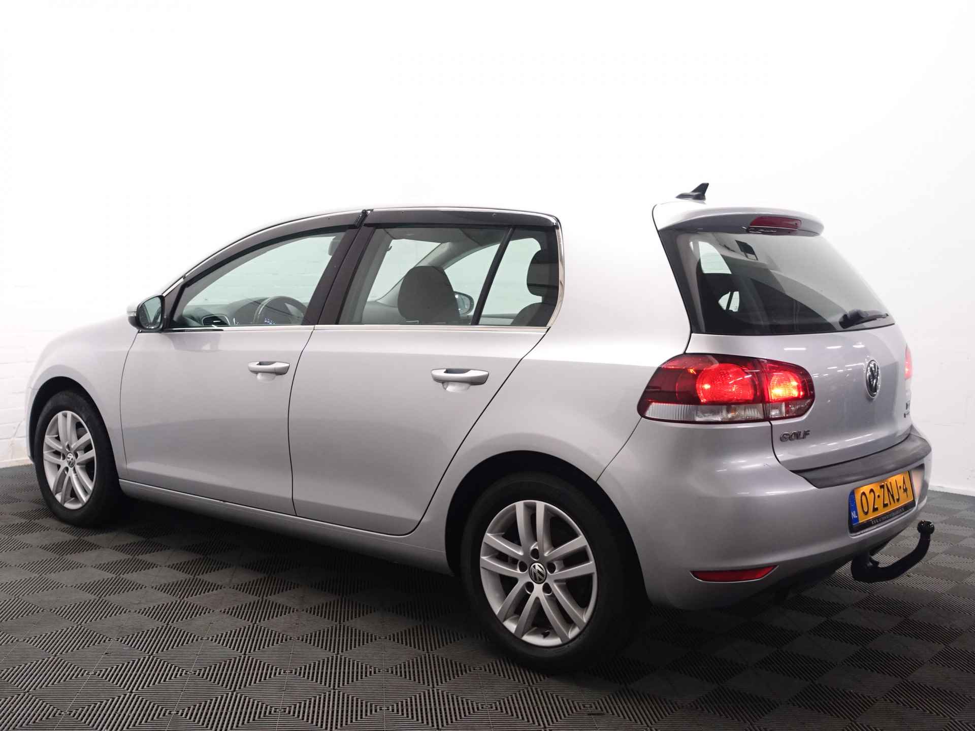 Volkswagen Golf 1.6 TDI HIGHLINE BLUEMOTION - Full map Navi, Alcantara, ECC, LMV, PDC - 6/32