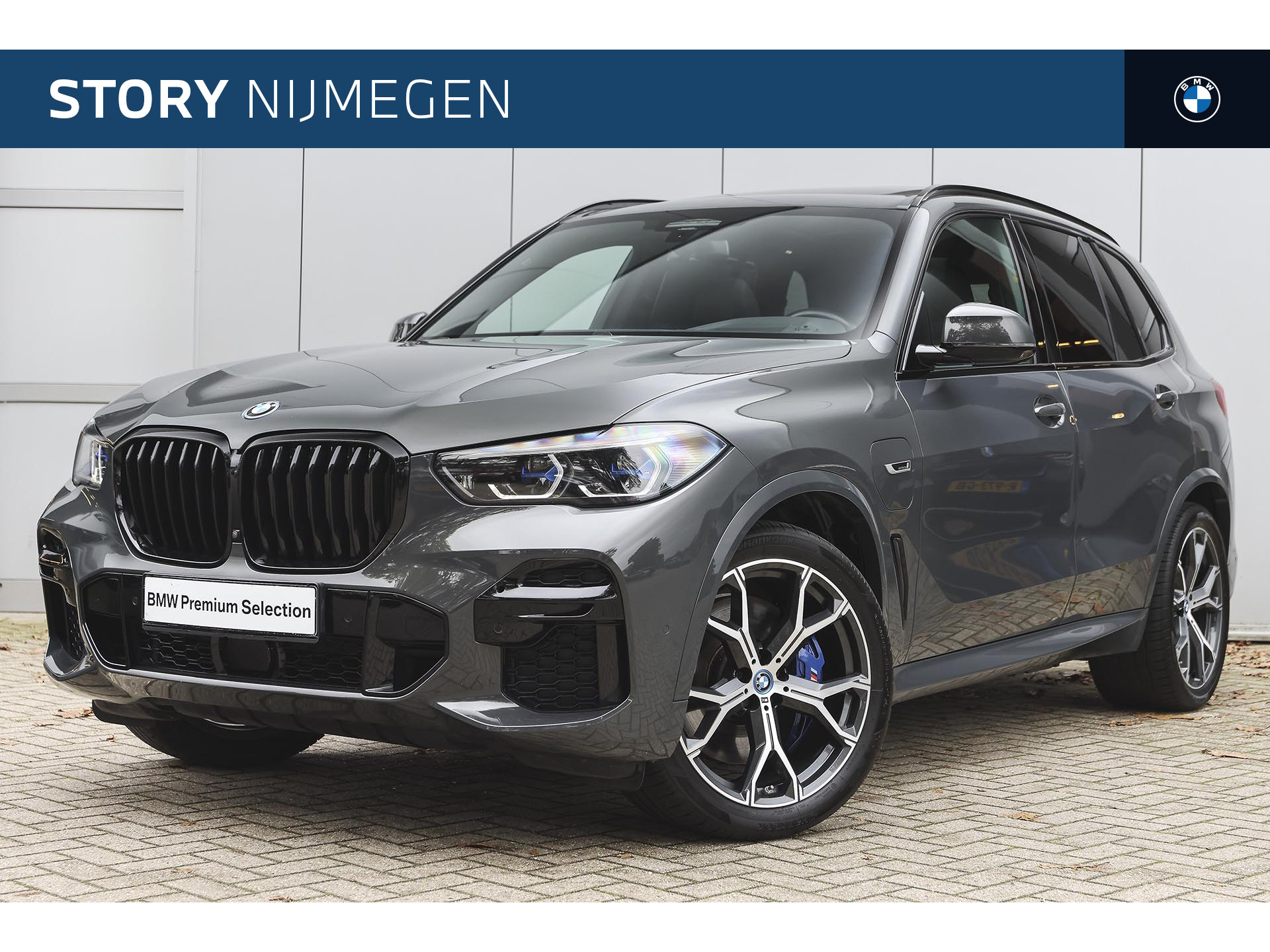 BMW X5 xDrive45e High Executive M Sport Automaat / Panoramadak / Trekhaak / Laserlight / Sportstoelen / Parking Assistant Plus / Head-Up / Comfort Access