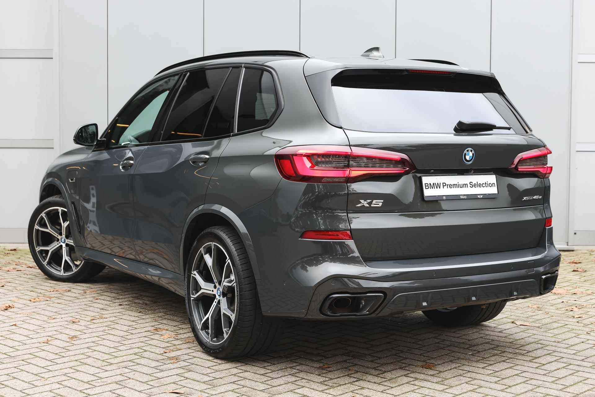 BMW X5 xDrive45e High Executive M Sport Automaat / Panoramadak / Trekhaak / Laserlight / Sportstoelen / Parking Assistant Plus / Head-Up / Comfort Access - 3/48