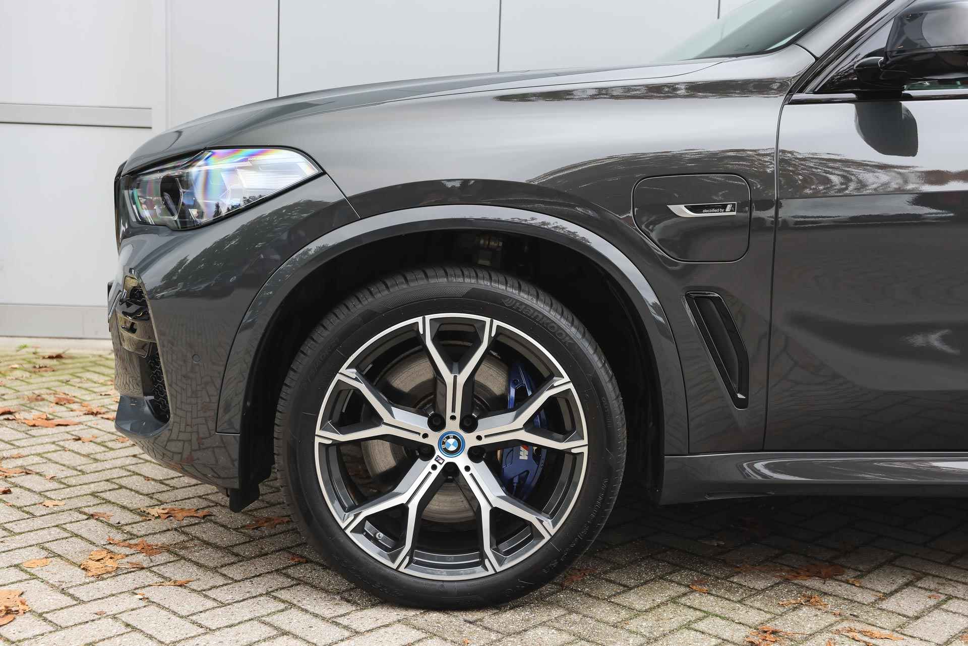 BMW X5 xDrive45e High Executive M Sport Automaat / Panoramadak / Trekhaak / Laserlight / Sportstoelen / Parking Assistant Plus / Head-Up / Comfort Access - 5/48