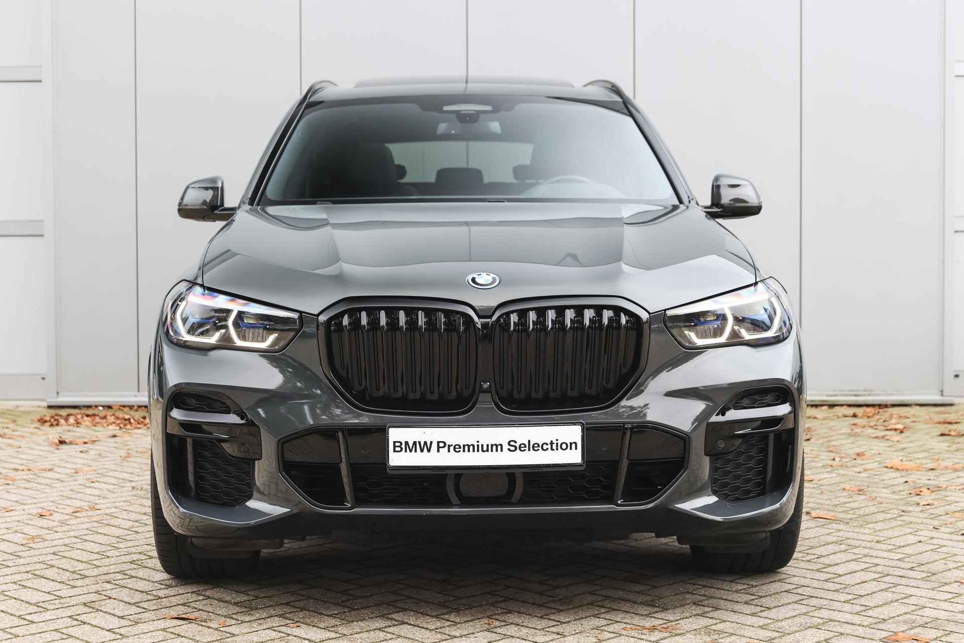 BMW X5 xDrive45e High Executive M Sport Automaat / Panoramadak / Trekhaak / Laserlight / Sportstoelen / Parking Assistant Plus / Head-Up / Comfort Access - 7/48