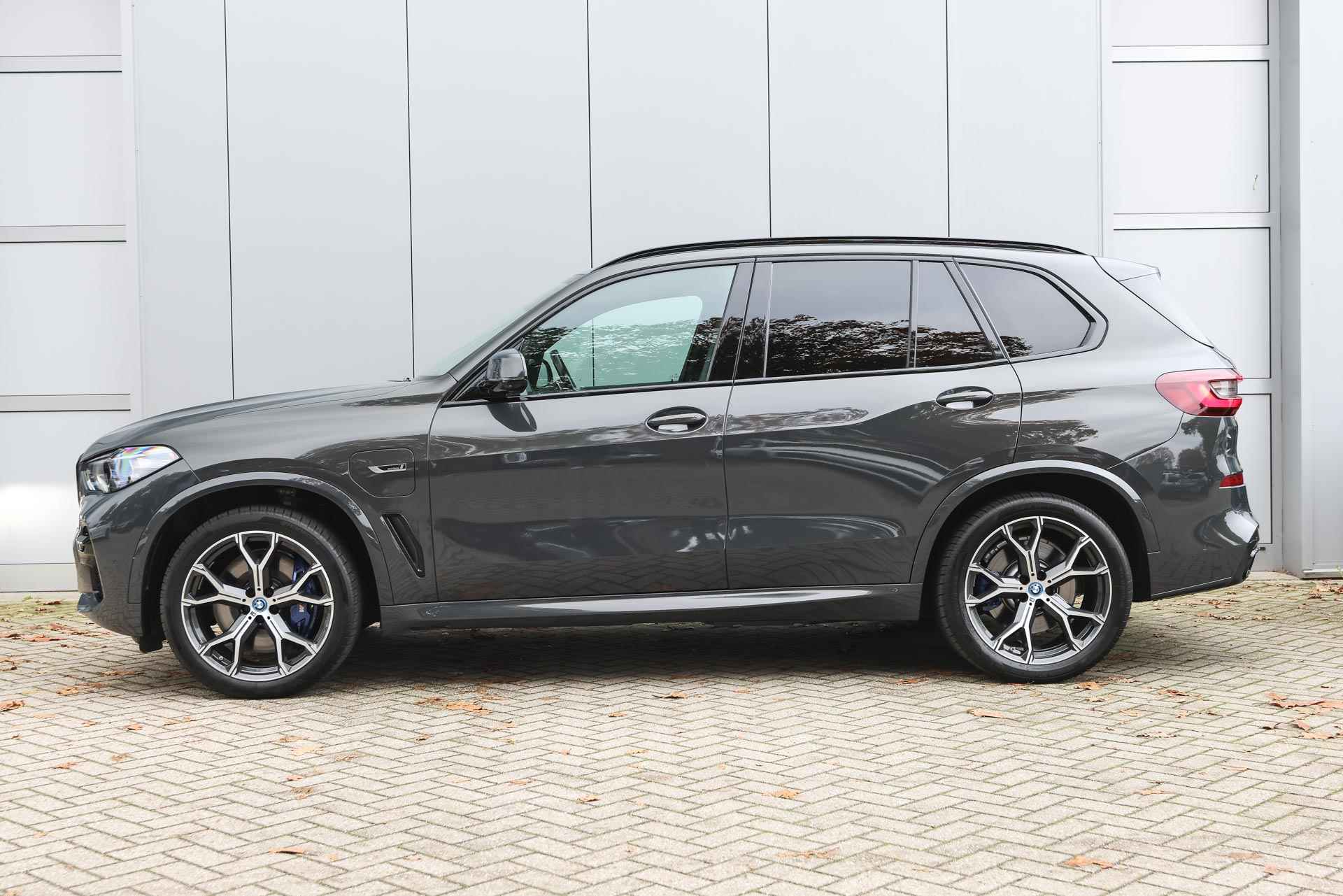 BMW X5 xDrive45e High Executive M Sport Automaat / Panoramadak / Trekhaak / Laserlight / Sportstoelen / Parking Assistant Plus / Head-Up / Comfort Access - 9/48